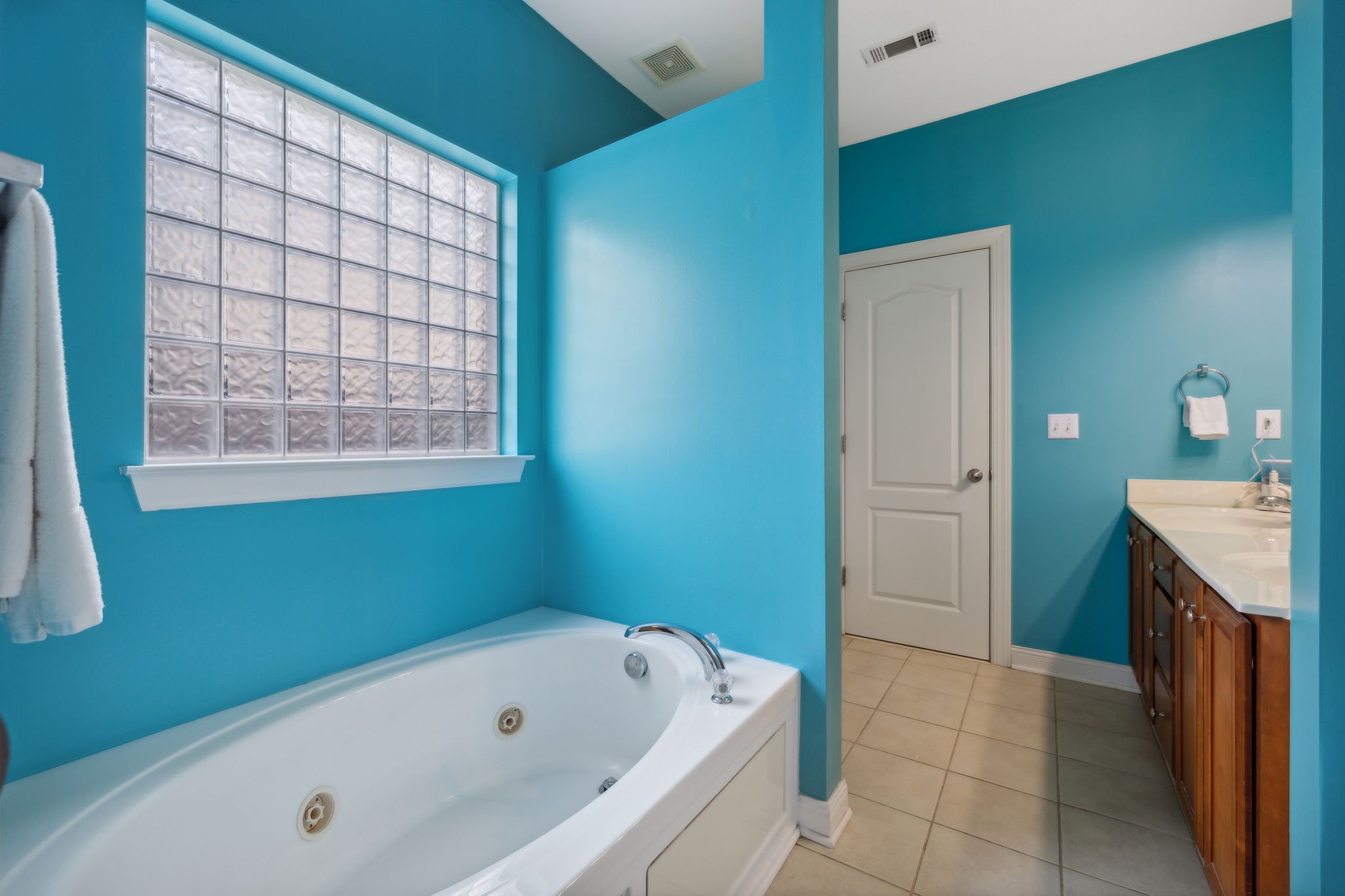 Image 19 of 38 For 3141 42nd Avenue