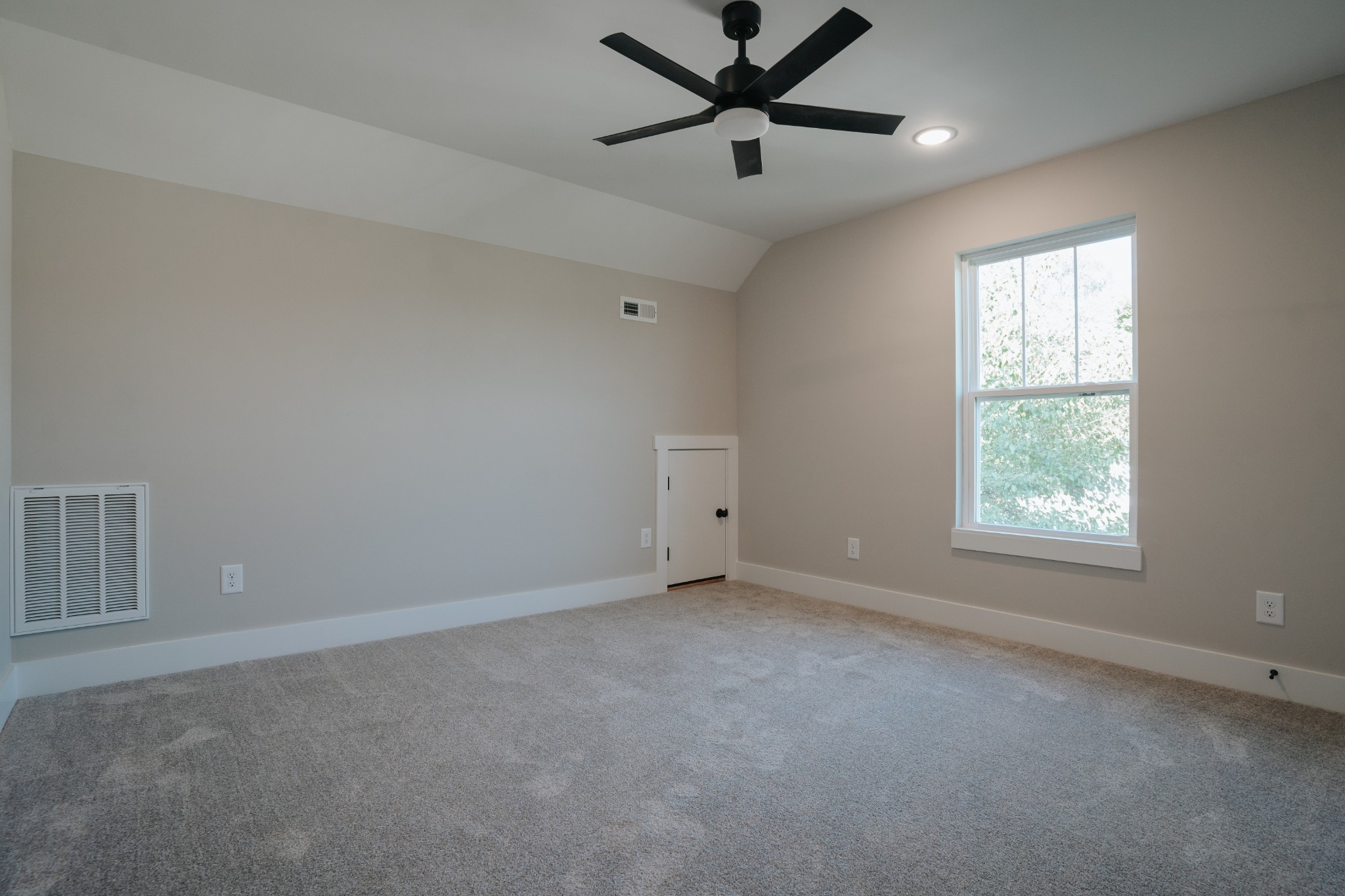 Listing photo id 18 for 7455 97th Terrace Road