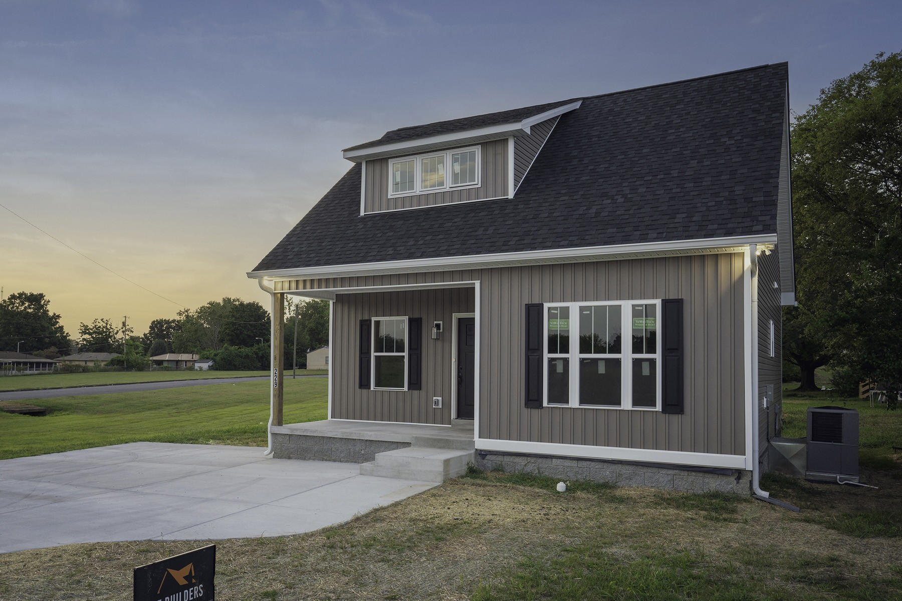 Listing photo id 1 for 7455 97th Terrace Road