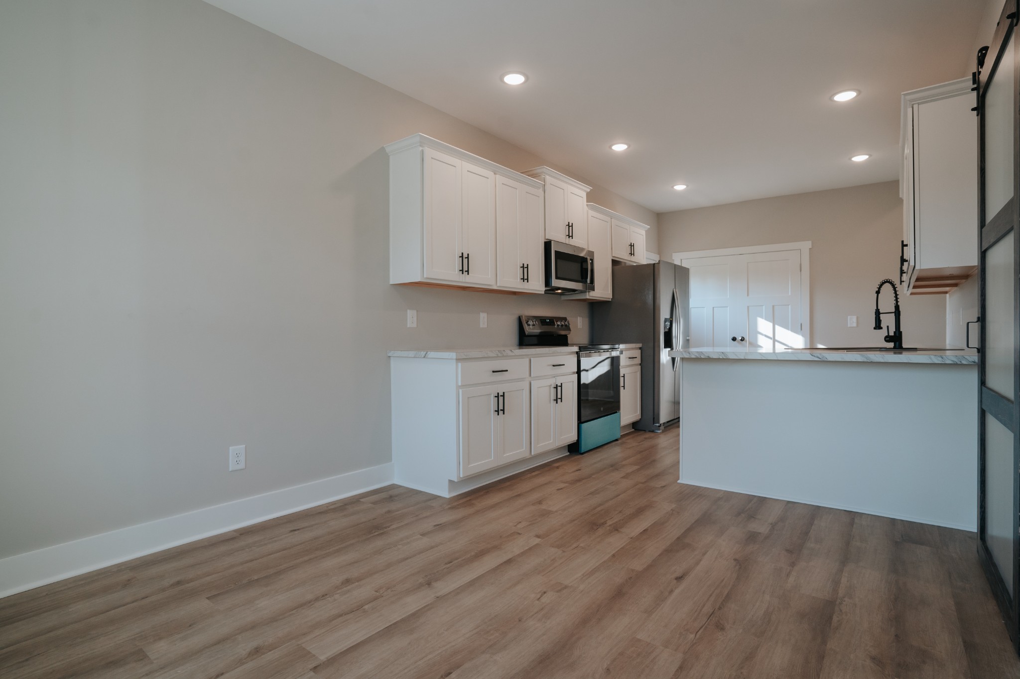 Listing photo id 3 for 7455 97th Terrace Road