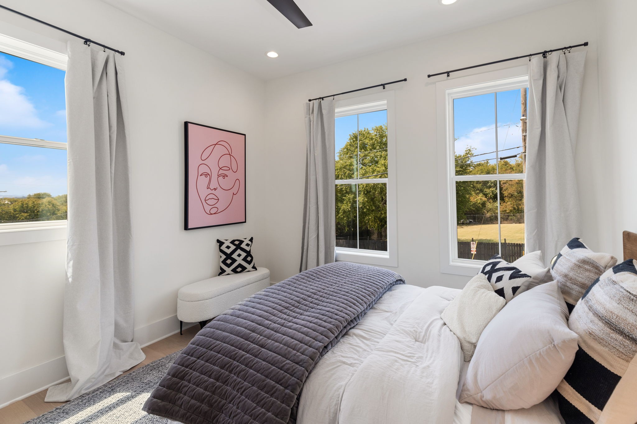 Image 31 of 41 For 305 1st Avenue