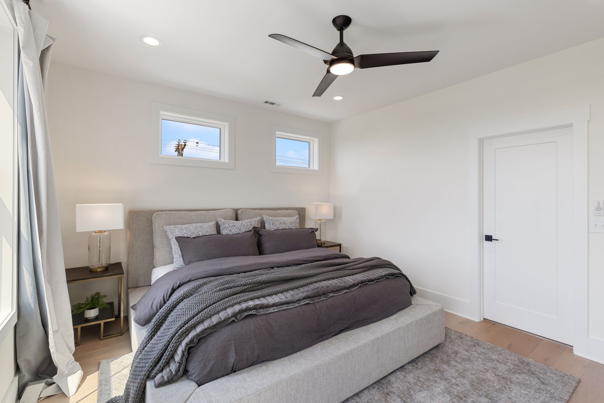 Image 36 of 41 For 305 1st Avenue