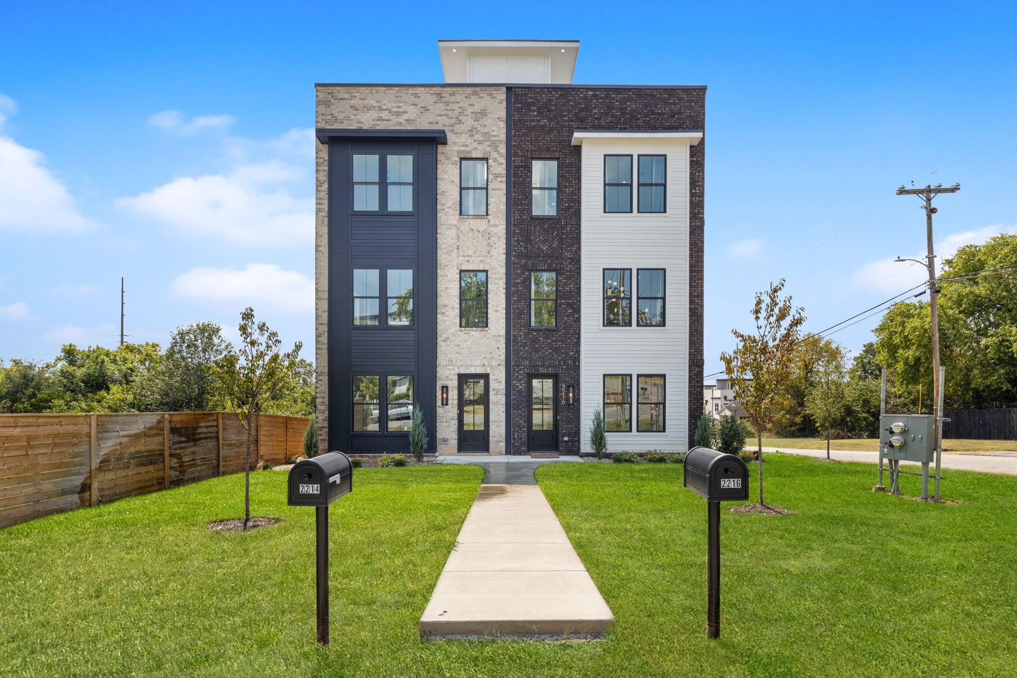 Image 6 of 41 For 305 1st Avenue
