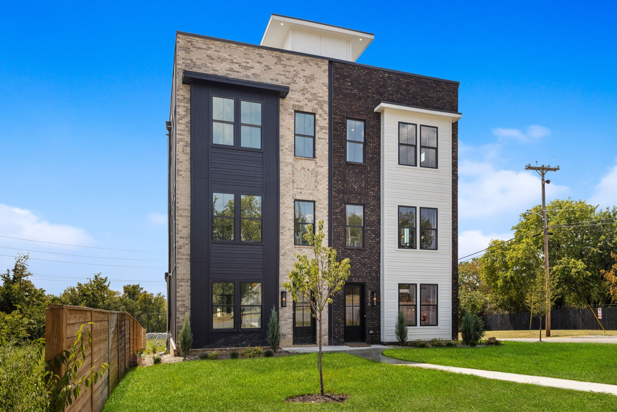 Image 7 of 41 For 305 1st Avenue