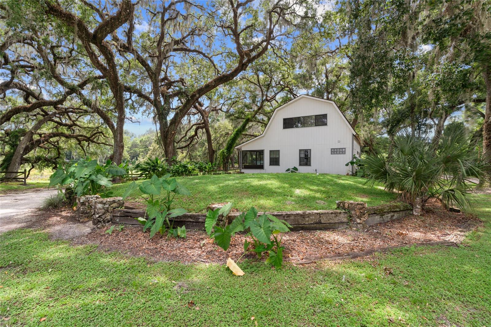 Image 2 of 100 For 889 165th Street