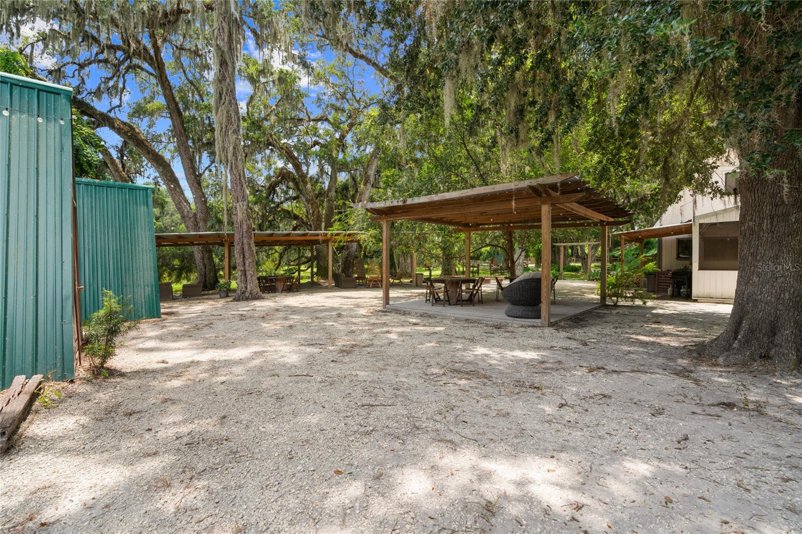 Image 21 of 100 For 889 165th Street