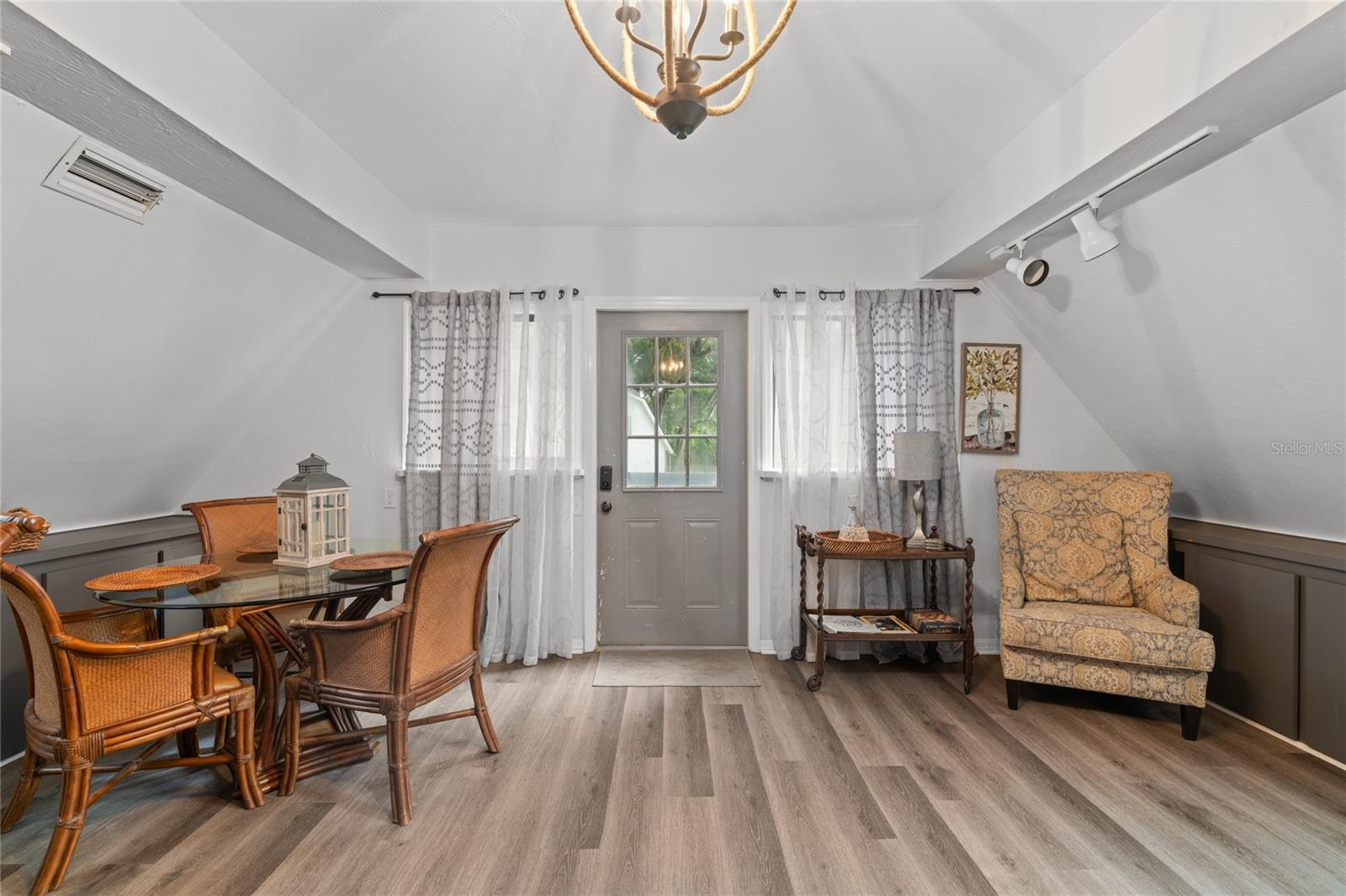 Image 79 of 100 For 889 165th Street