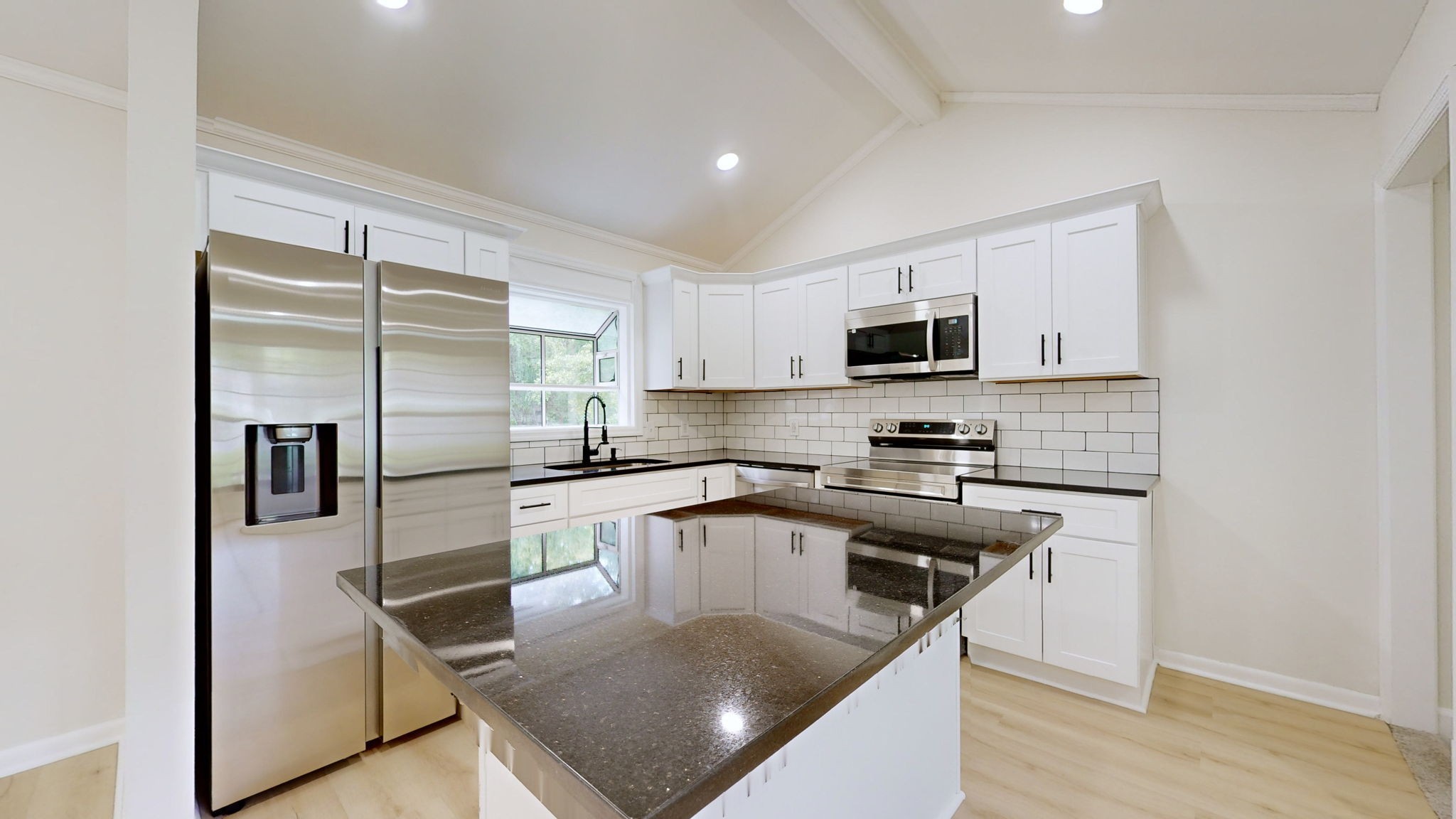 Image 11 of 43 For 4237 Chambers Street