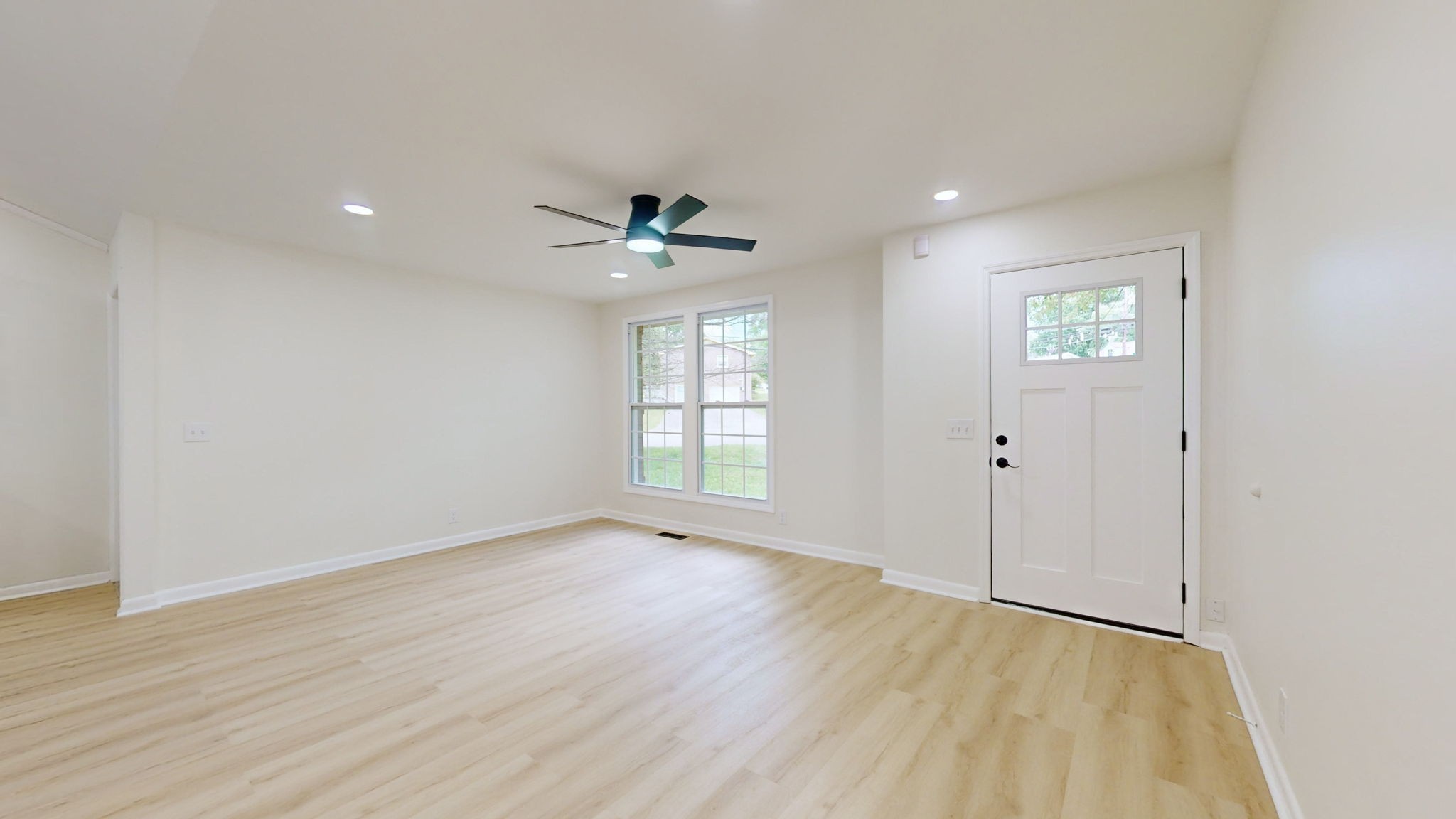 Image 9 of 43 For 4237 Chambers Street