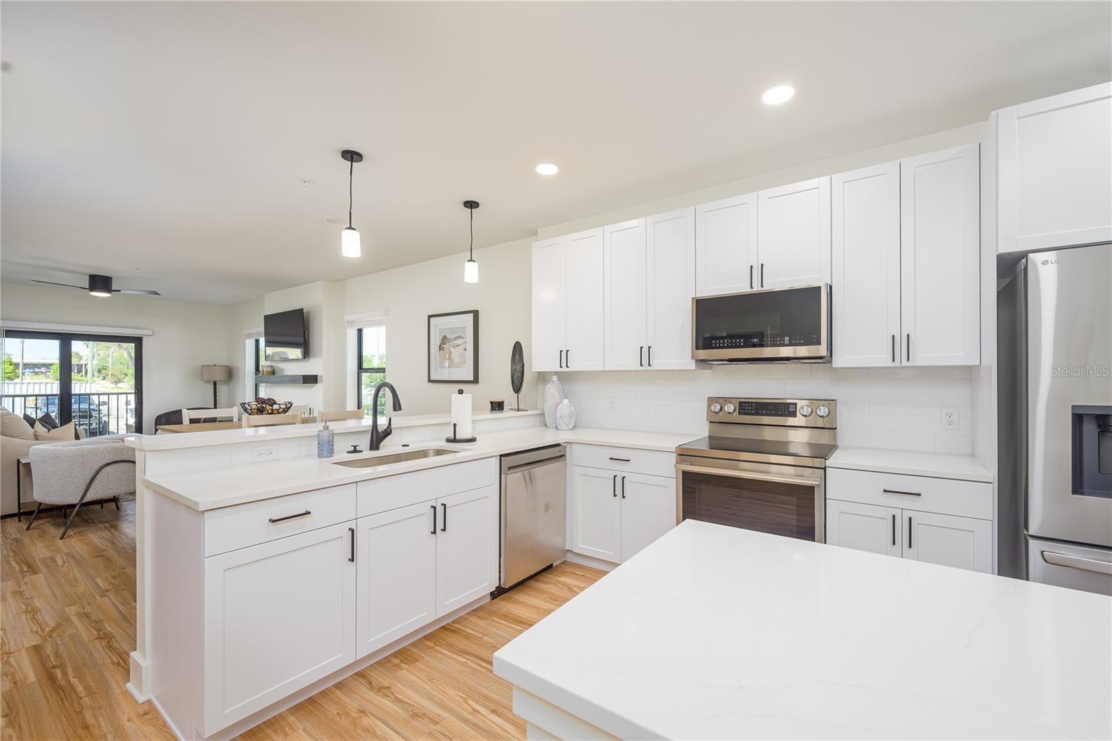 Image 20 of 33 For 415 1st Avenue 101-b