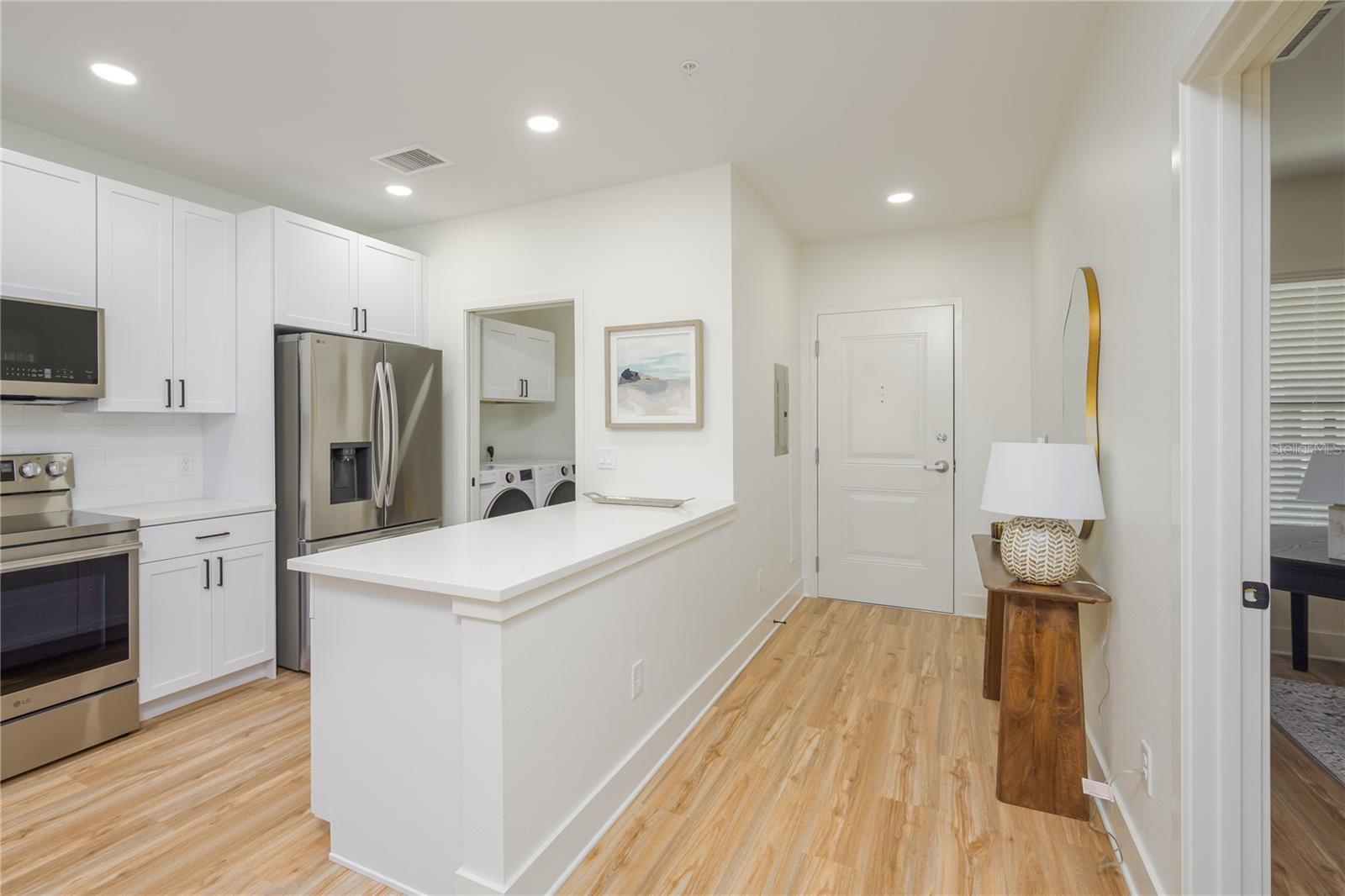 Image 22 of 33 For 415 1st Avenue 101-b