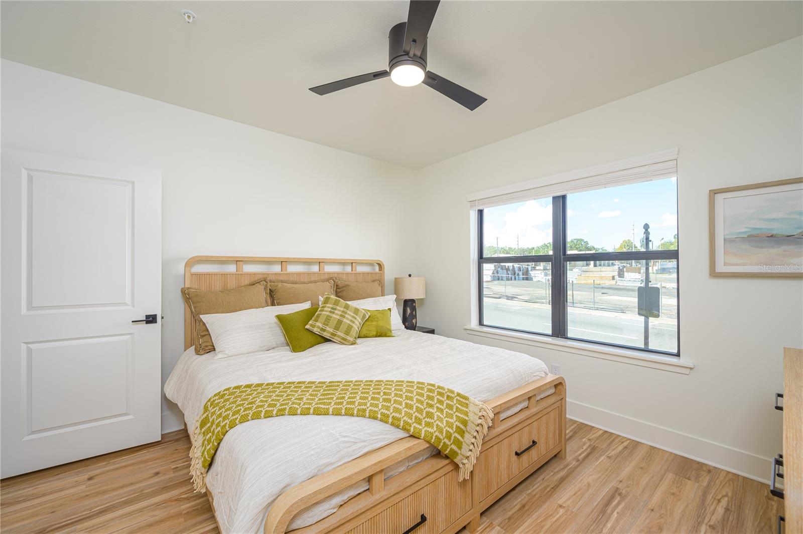 Image 26 of 33 For 415 1st Avenue 101-b