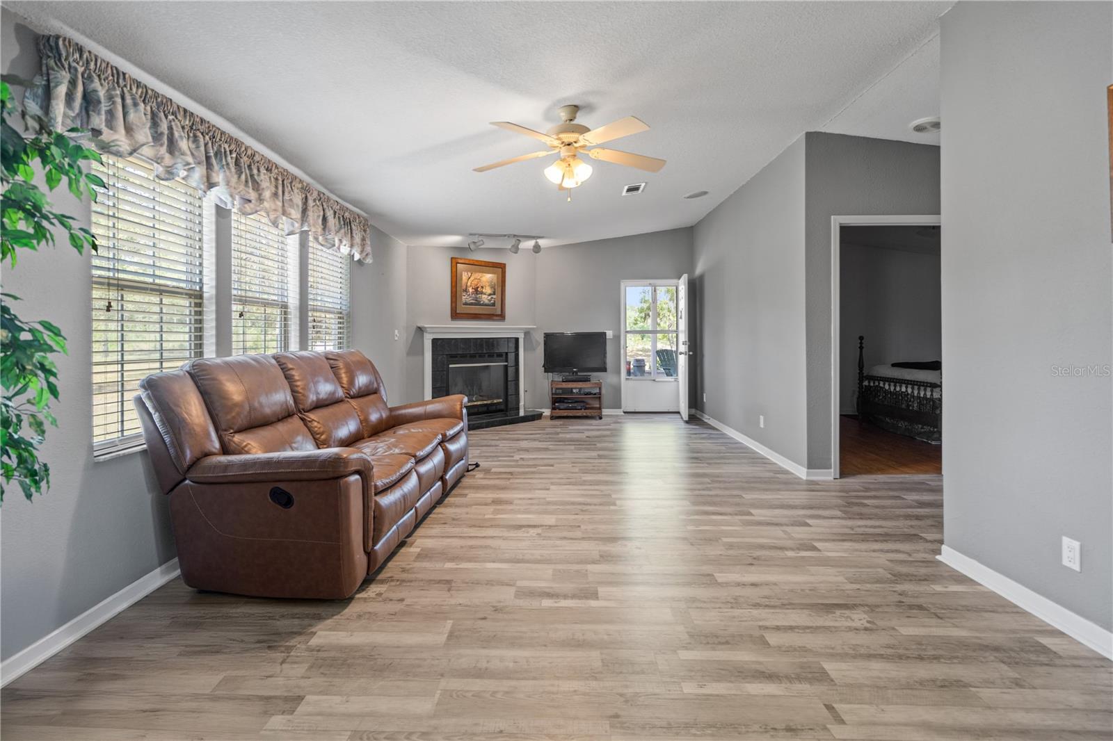 Image 15 of 28 For 12251 53rd Lane