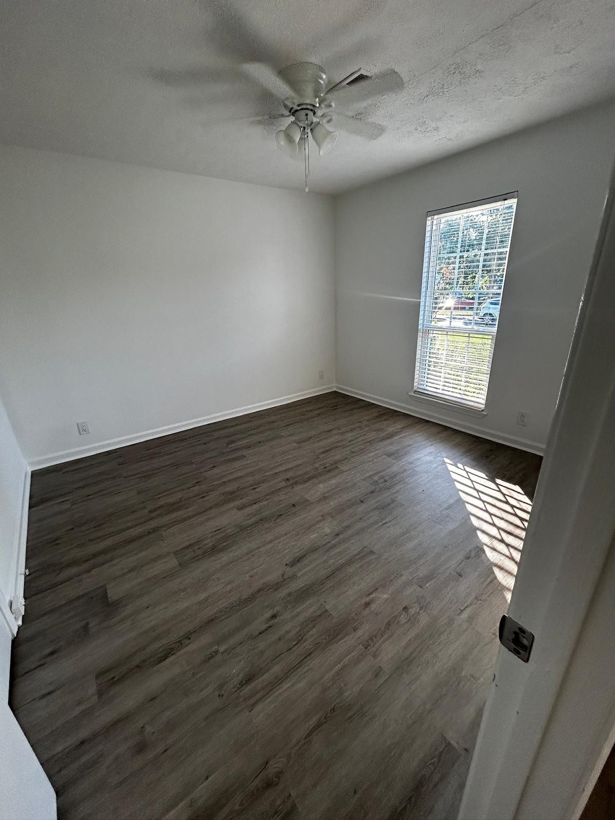 Image 15 of 58 For 9923 98th Lane