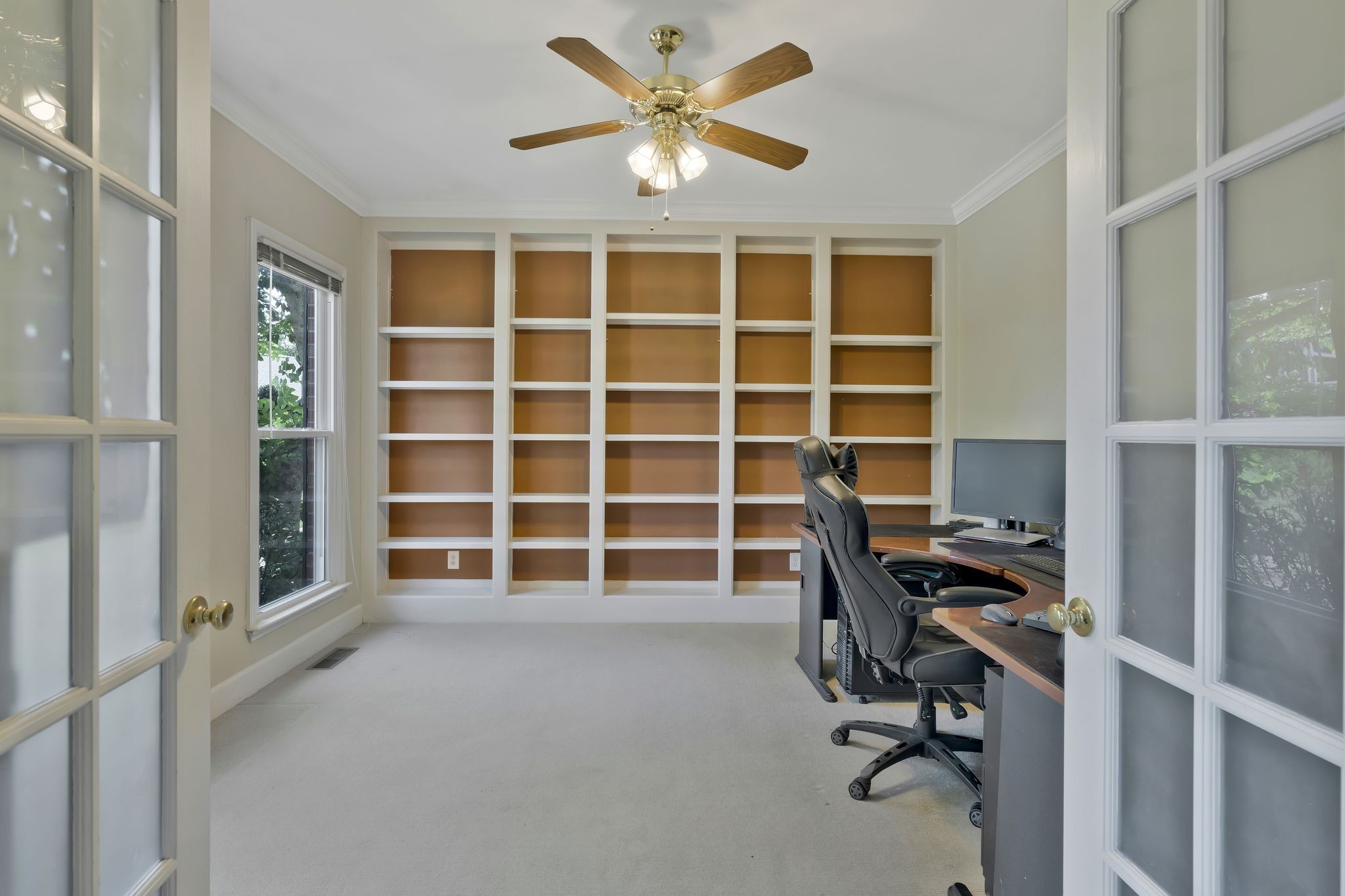 Image 5 of 8 For 2005 Columbus Avenue