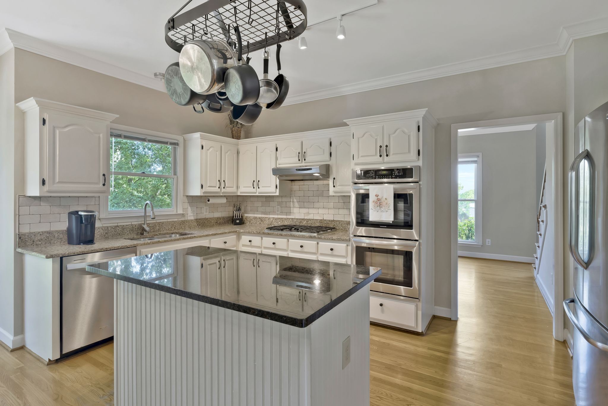 Image 8 of 8 For 2005 Columbus Avenue