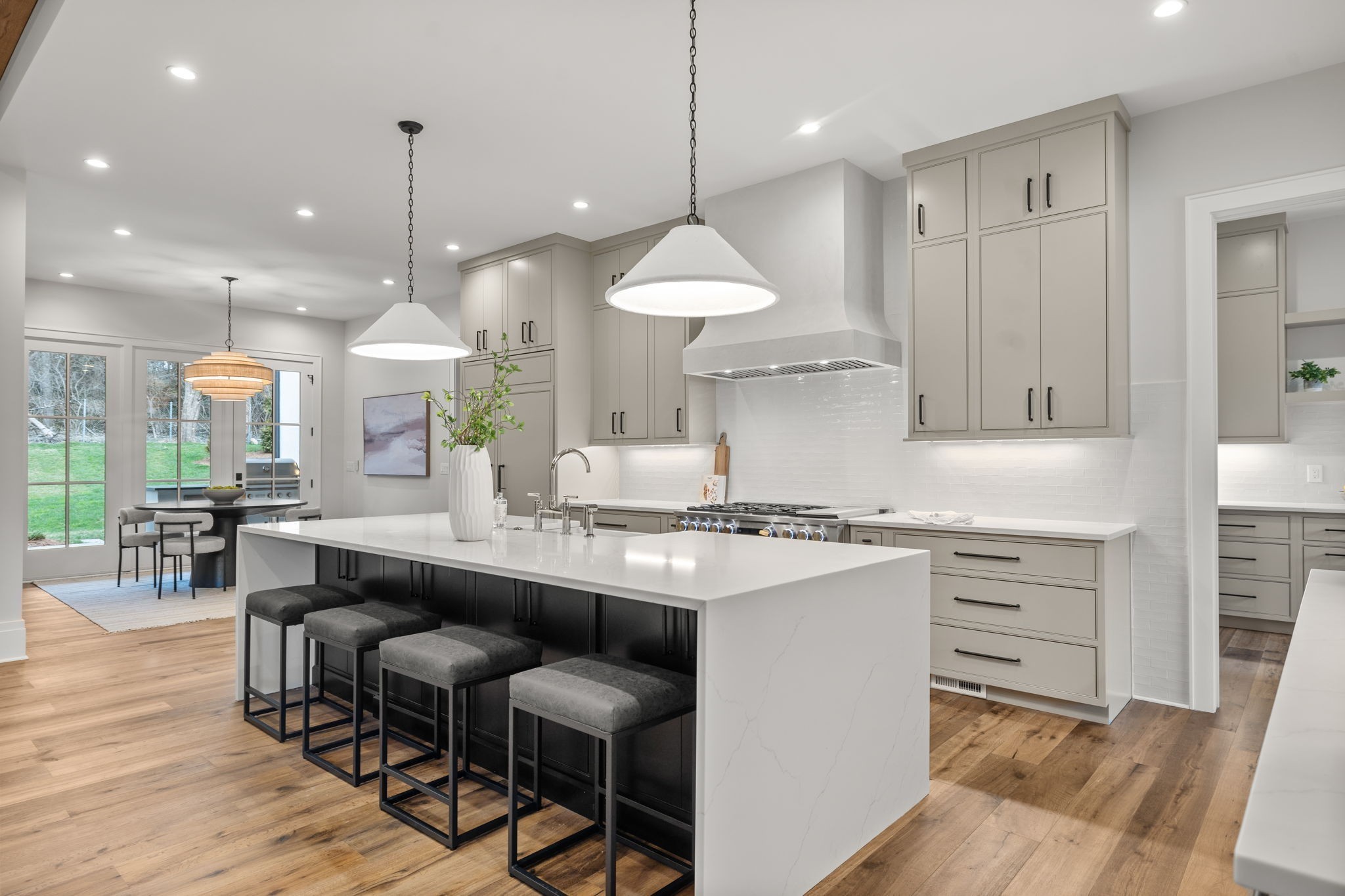 Image 10 of 55 For 811 49th Avenue