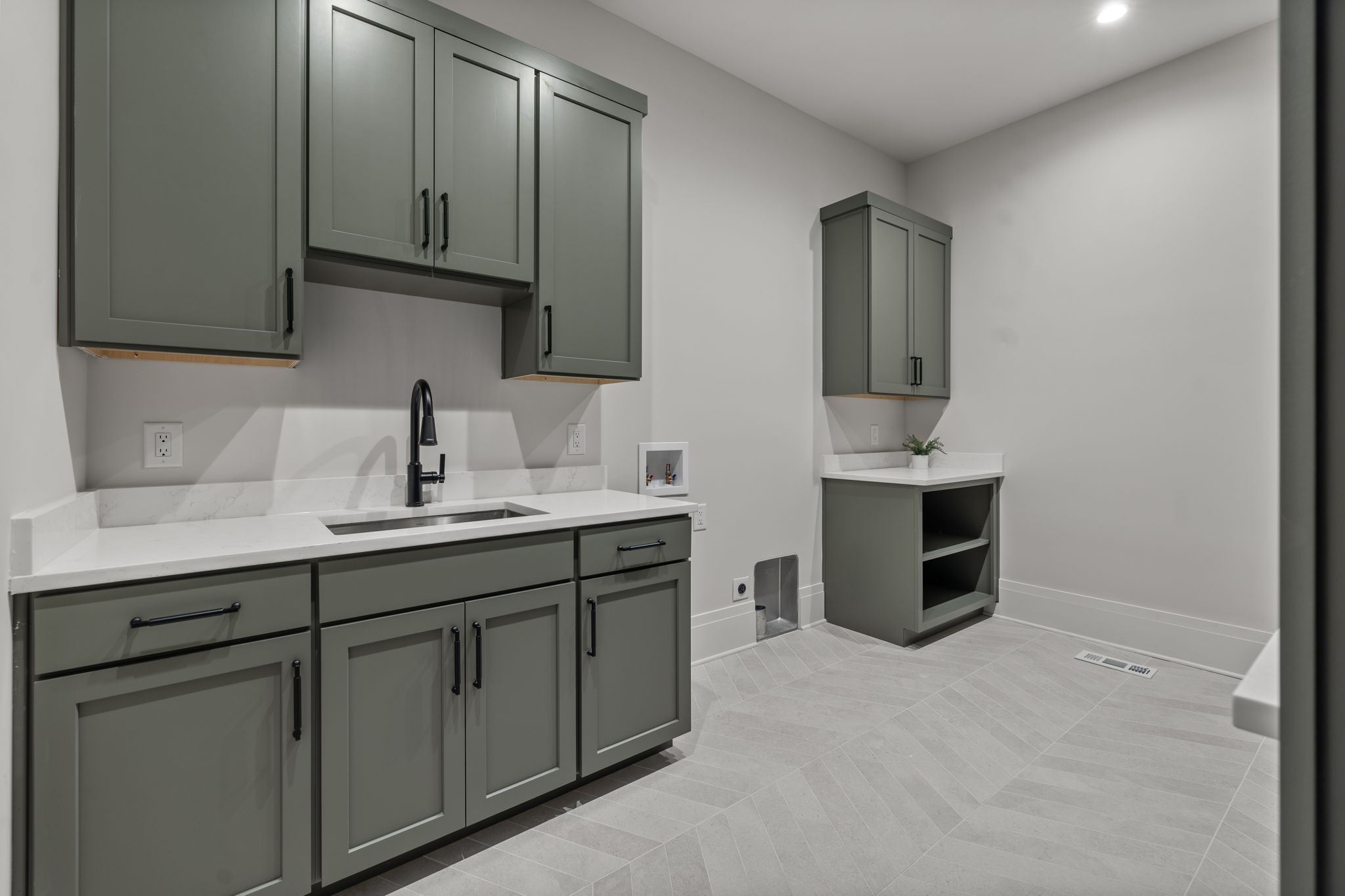Image 31 of 55 For 811 49th Avenue