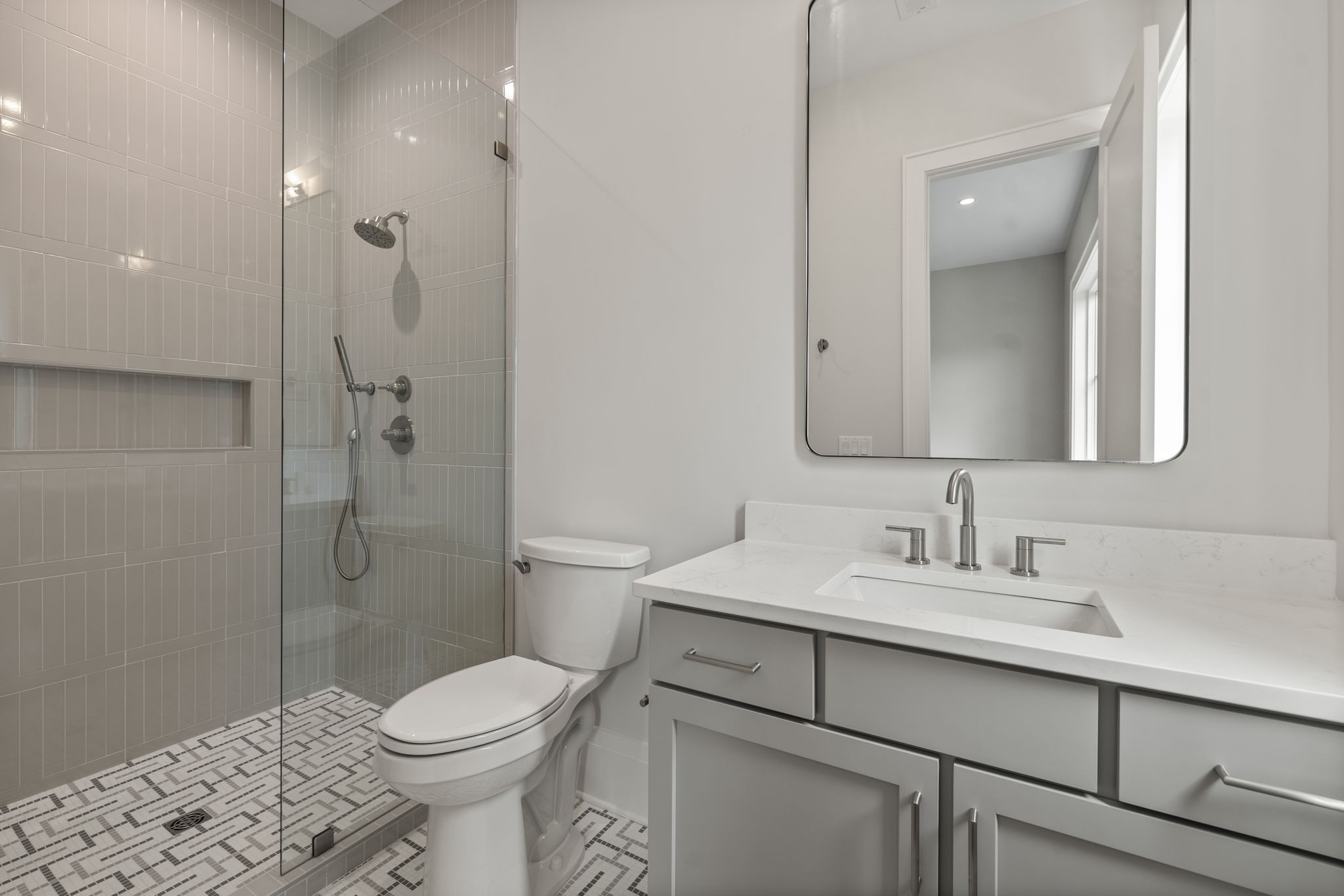 Image 39 of 55 For 811 49th Avenue