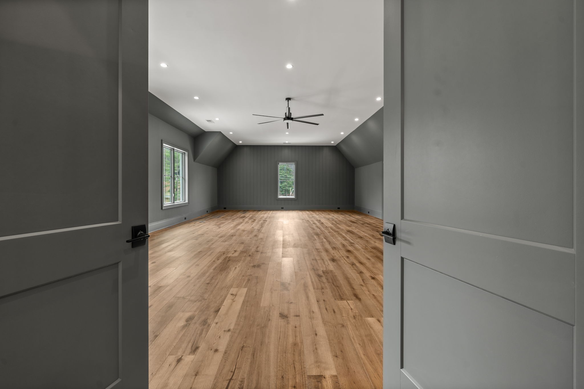 Image 47 of 55 For 811 49th Avenue