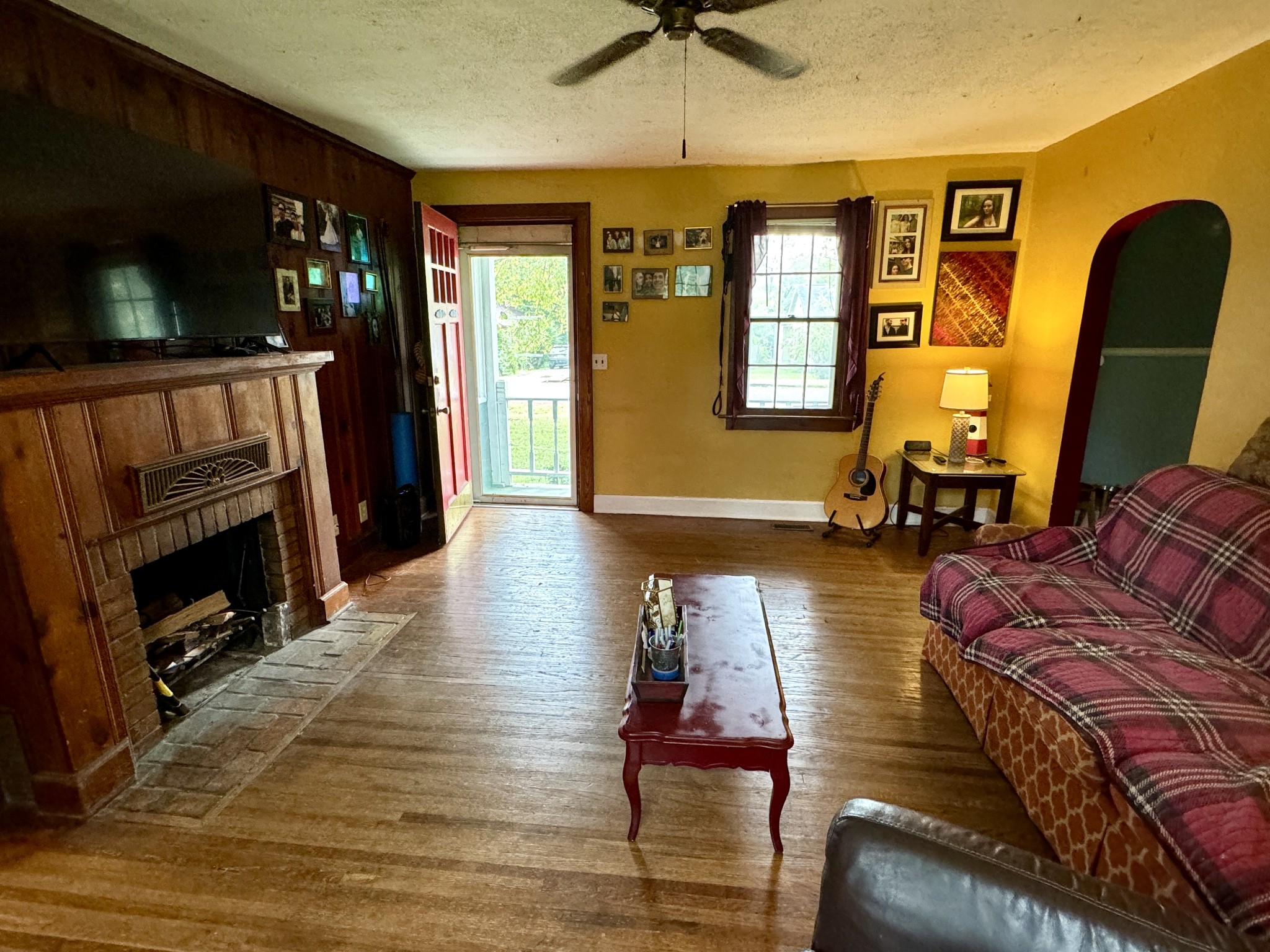 Image 10 of 17 For 4424 Viola Court
