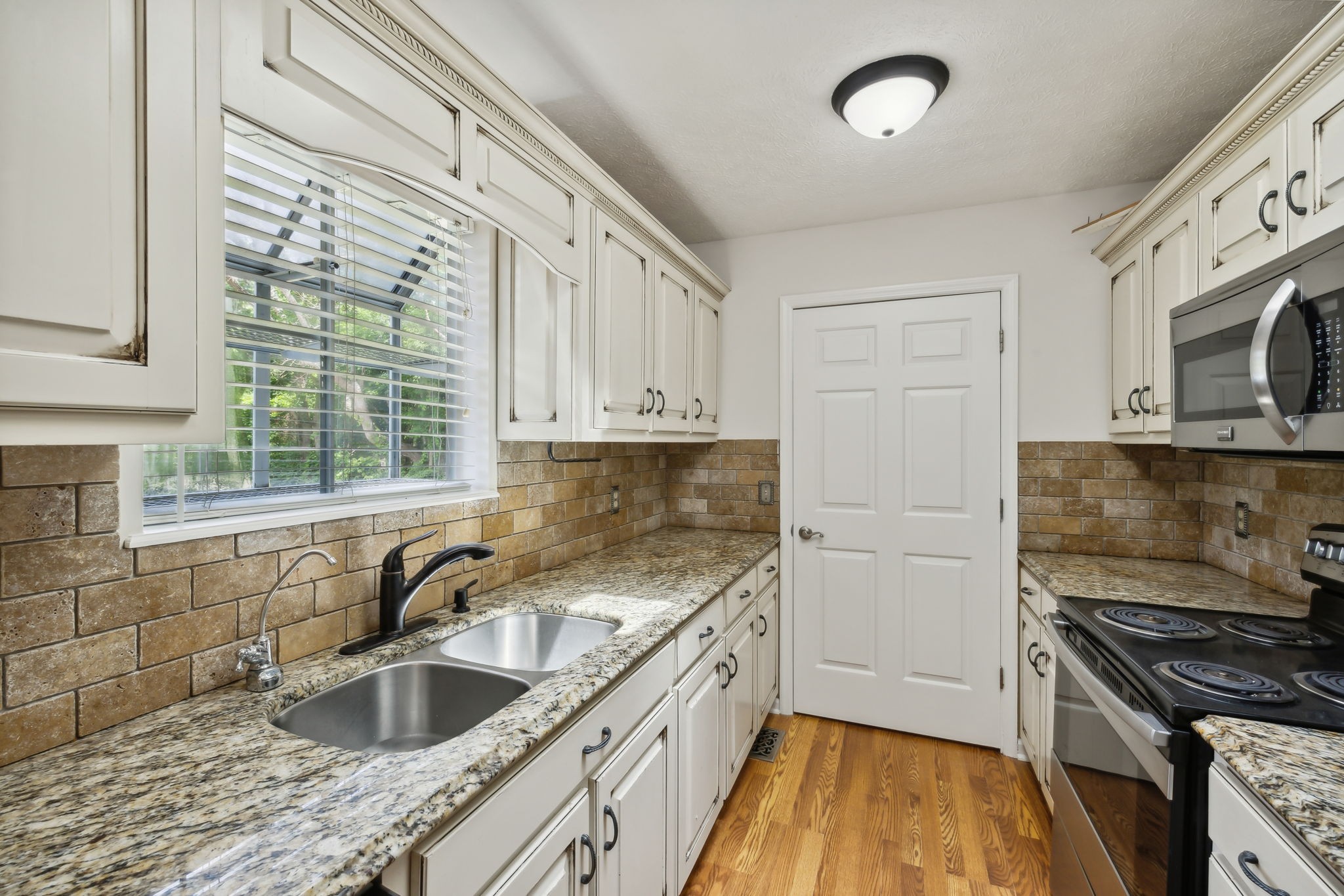 Image 12 of 24 For 8098 Longfellow Street