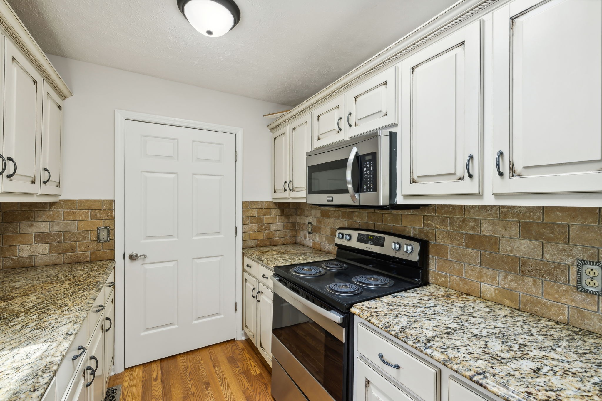 Image 13 of 24 For 8098 Longfellow Street