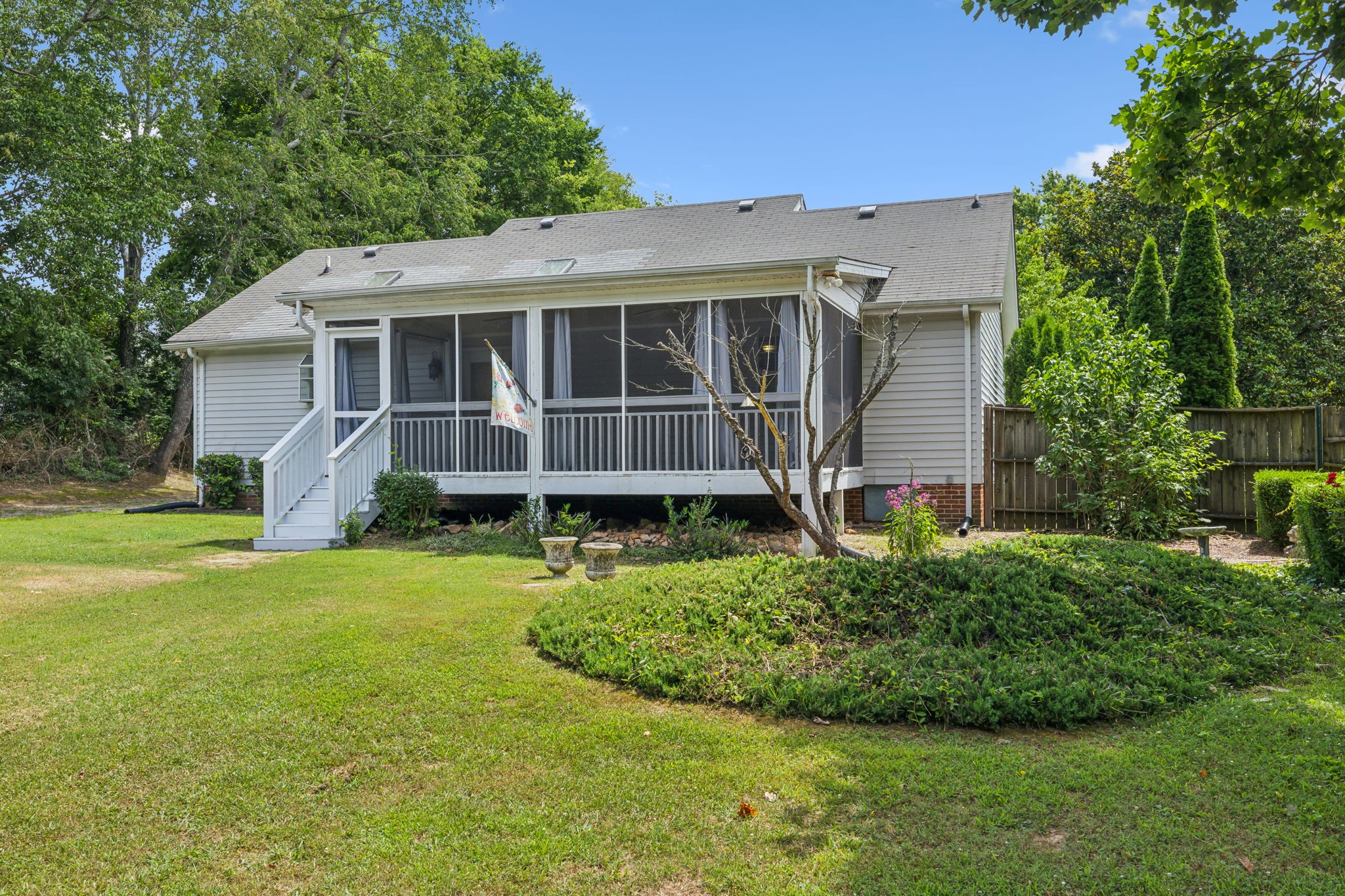 Image 22 of 24 For 8098 Longfellow Street