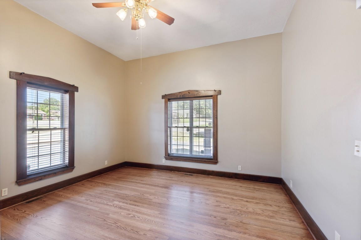 Image 14 of 38 For 930 145 Court