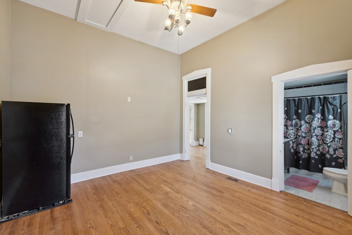 Image 23 of 38 For 930 145 Court