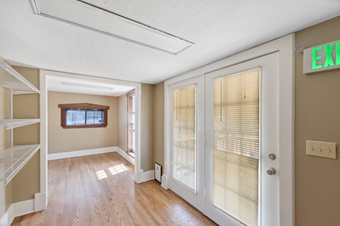 Image 29 of 38 For 930 145 Court