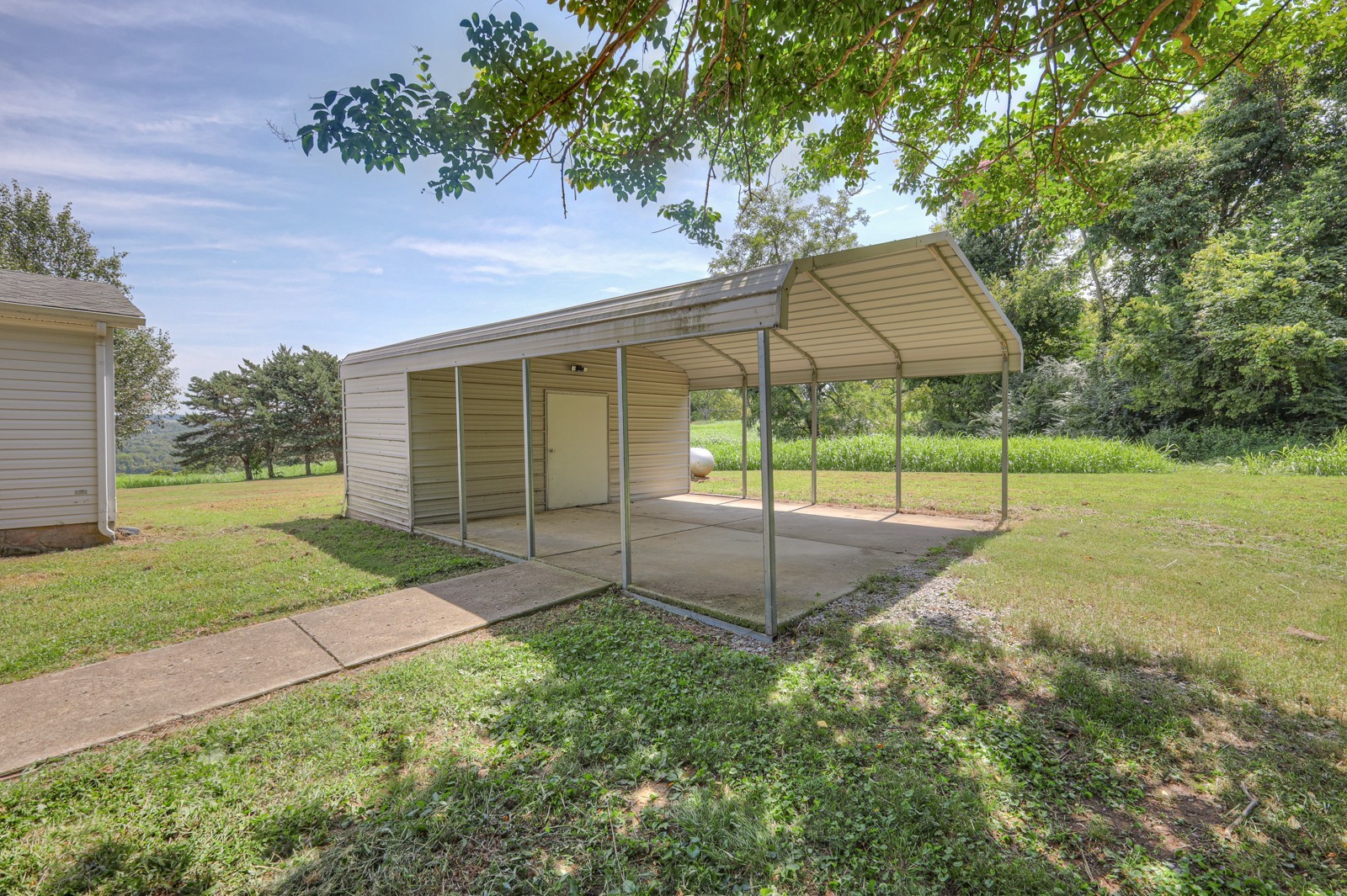 Listing photo id 8 for 10990 And 11000 Seminole Place