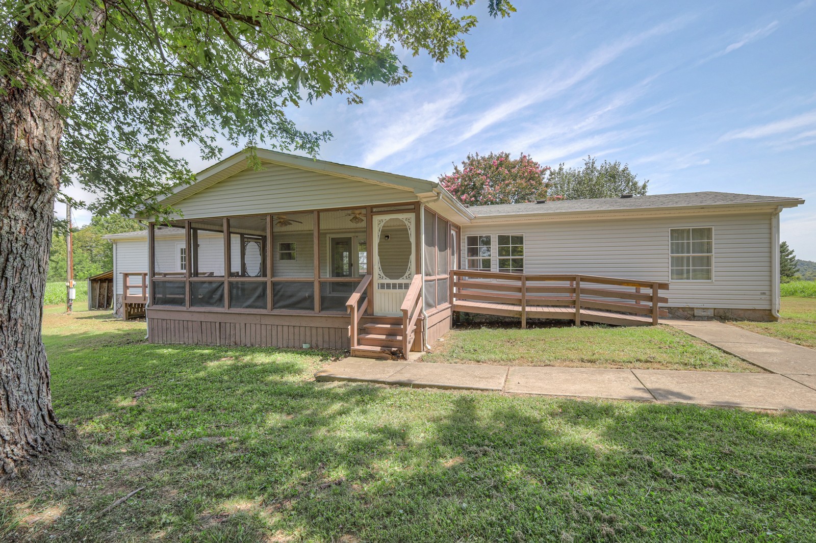 Listing photo id 9 for 10990 And 11000 Seminole Place