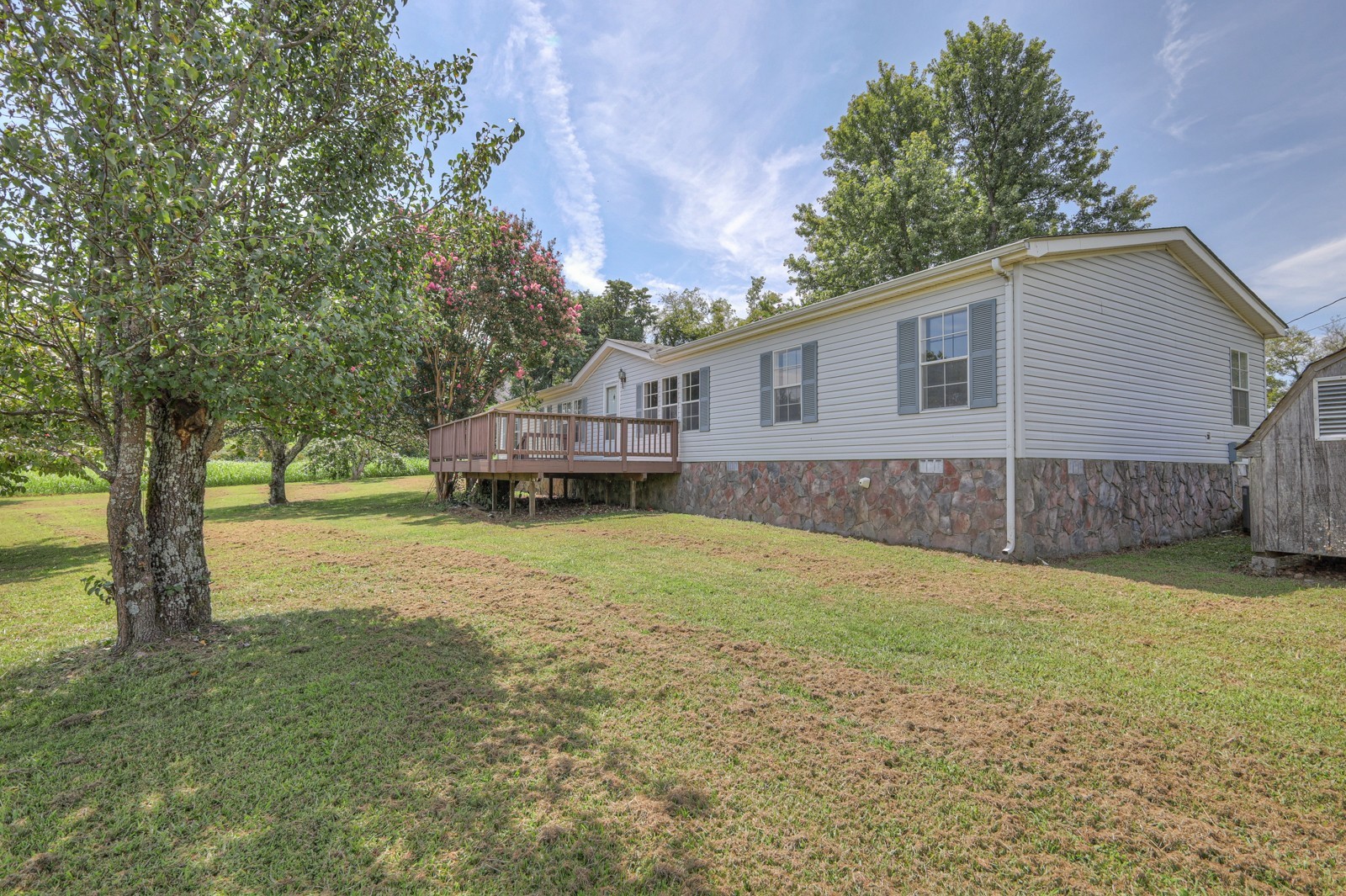 Listing photo id 17 for 10990 And 11000 Seminole Place