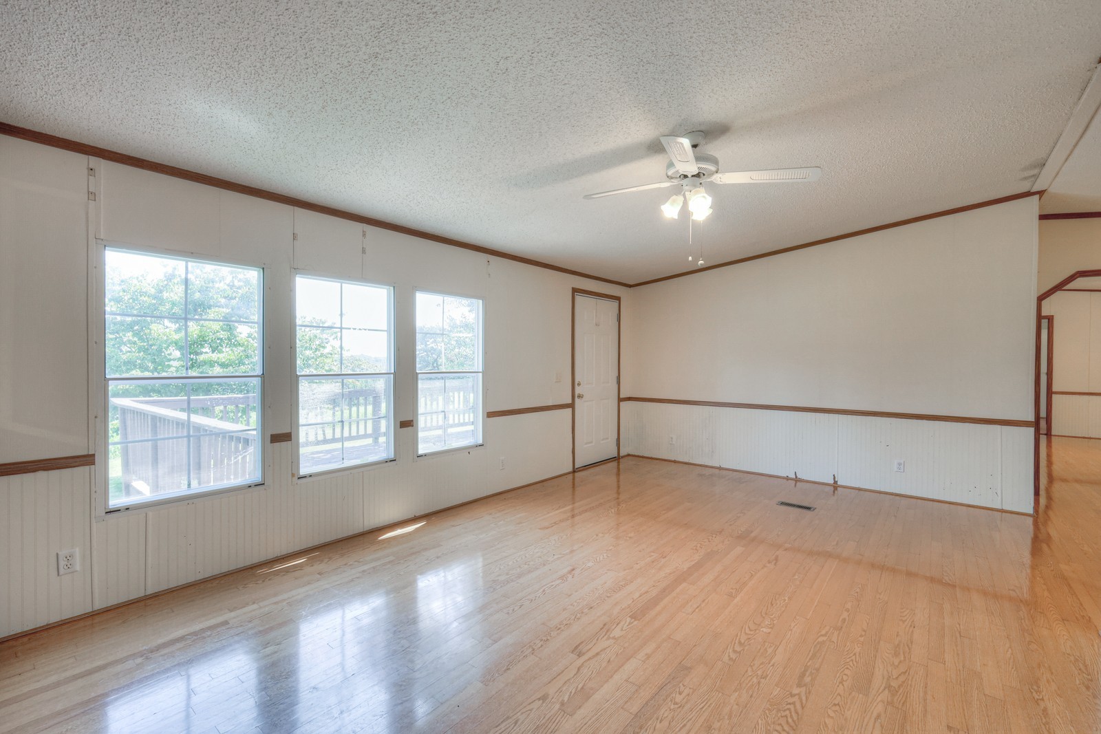 Listing photo id 33 for 10990 And 11000 Seminole Place