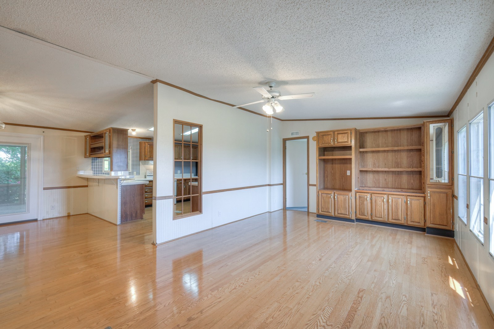 Listing photo id 2 for 10990 And 11000 Seminole Place