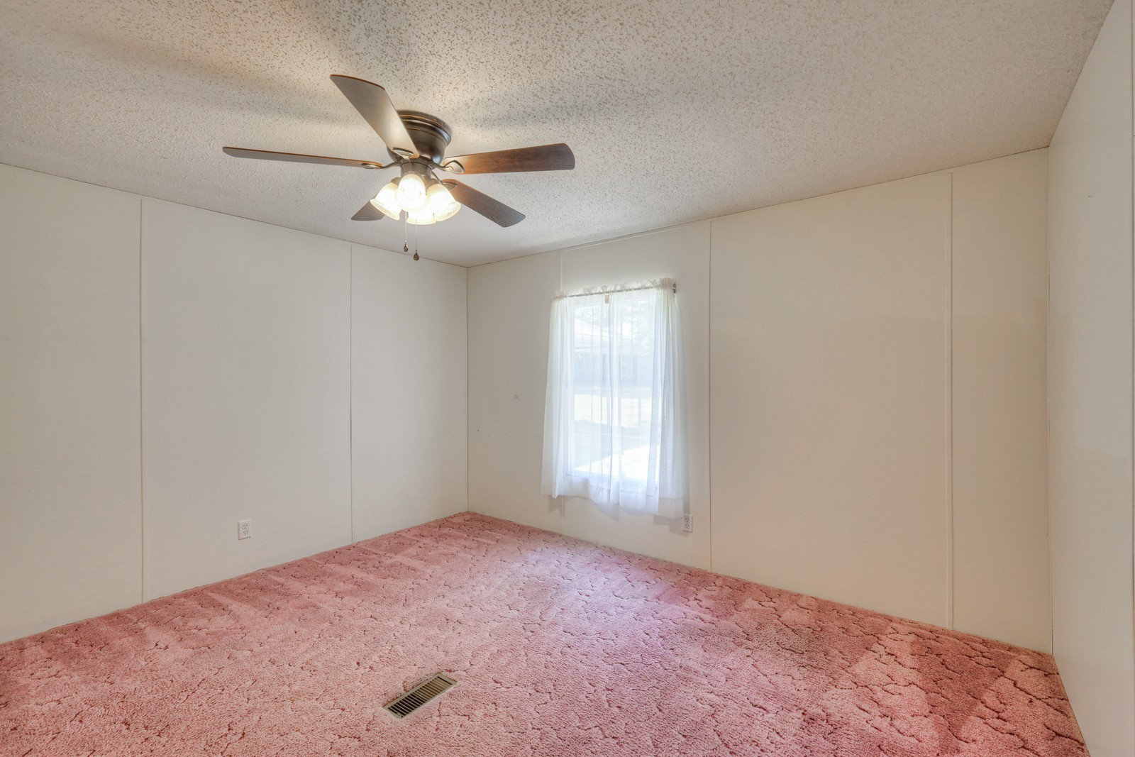Listing photo id 50 for 10990 And 11000 Seminole Place