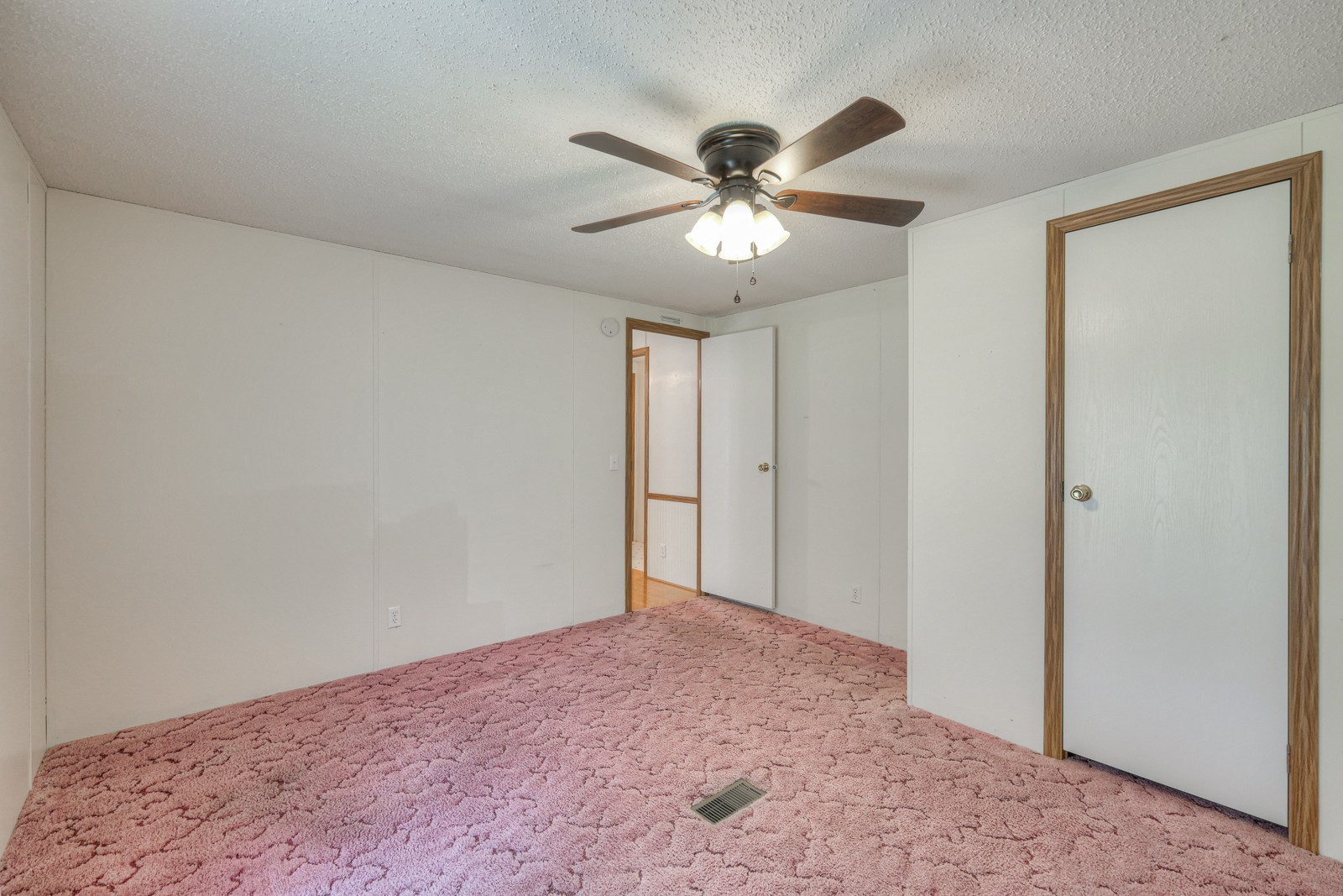 Listing photo id 51 for 10990 And 11000 Seminole Place
