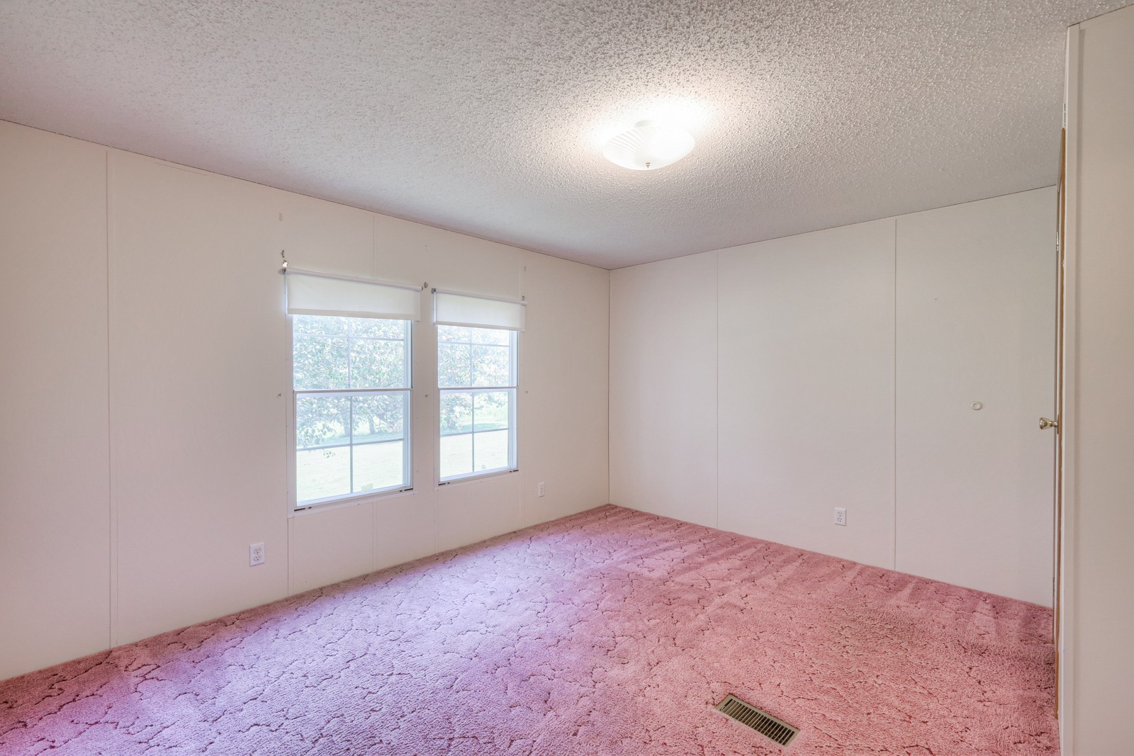 Listing photo id 52 for 10990 And 11000 Seminole Place