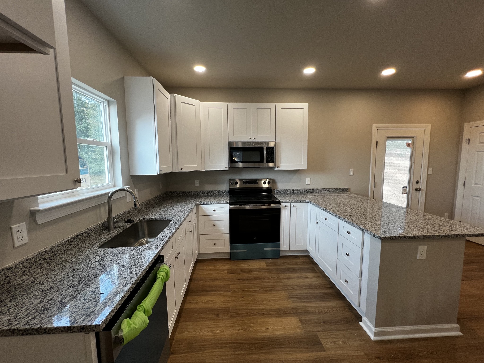 Image 6 of 39 For 4677 46th Avenue