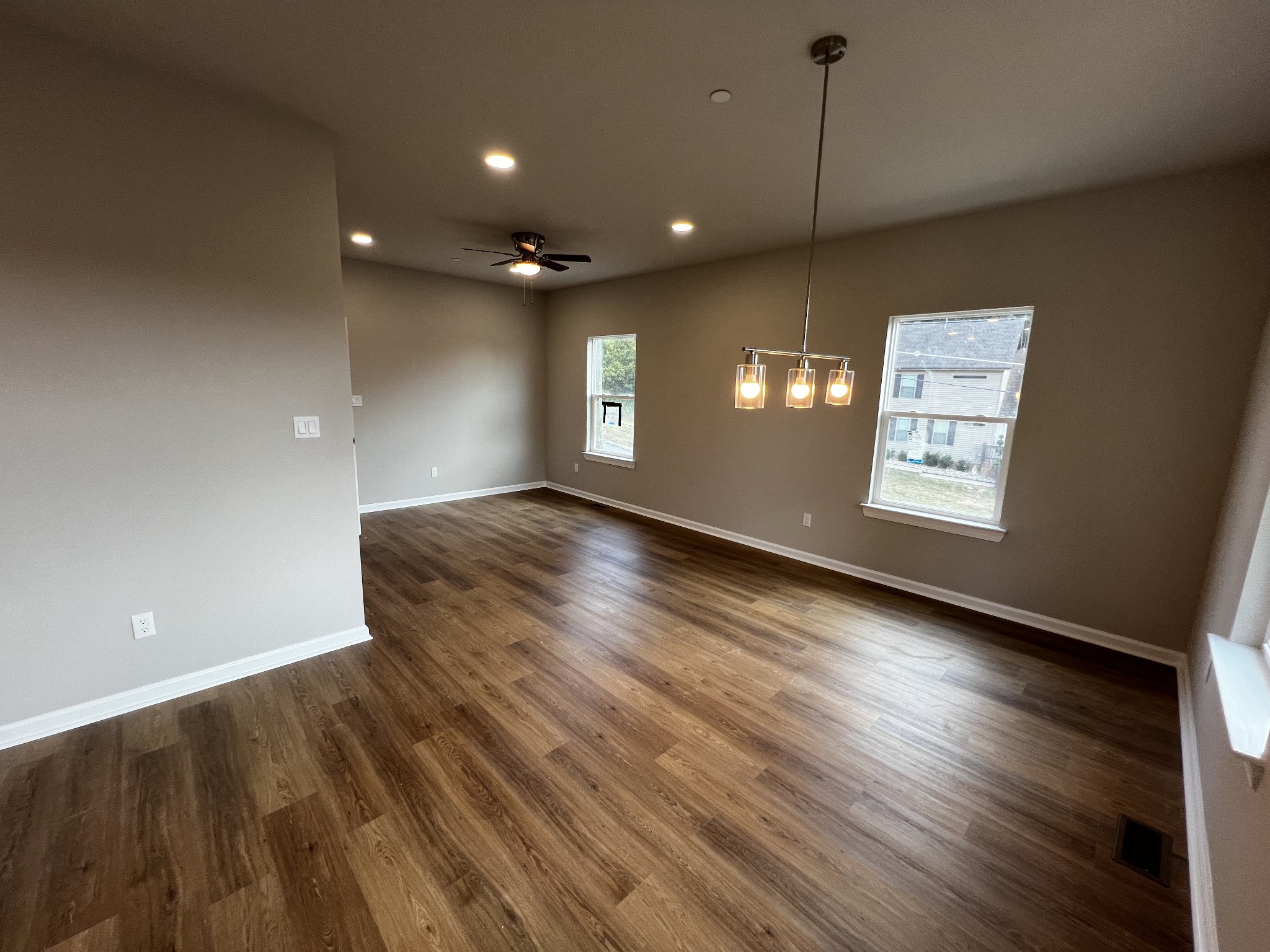 Image 8 of 39 For 4677 46th Avenue
