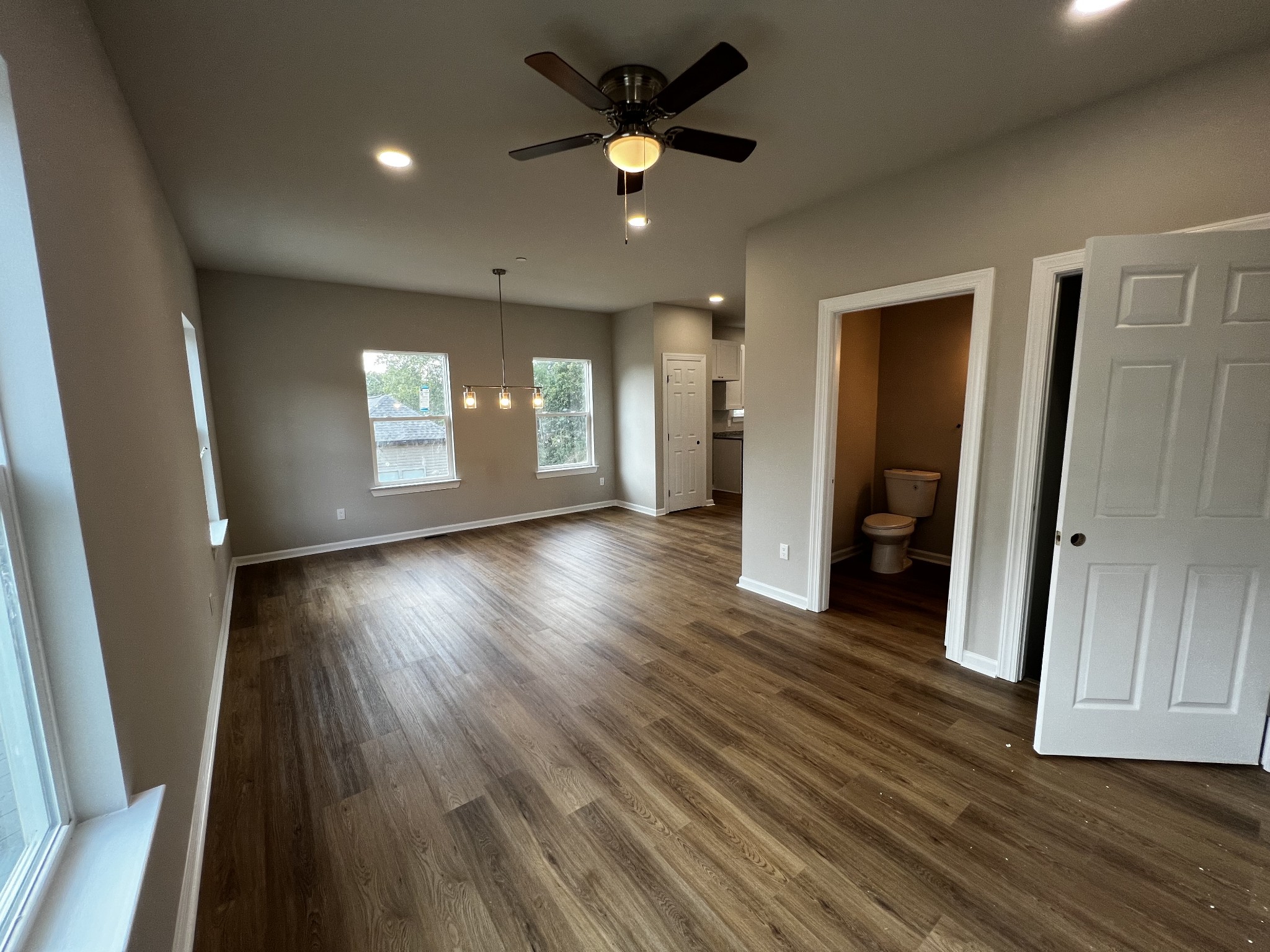 Image 9 of 39 For 4677 46th Avenue