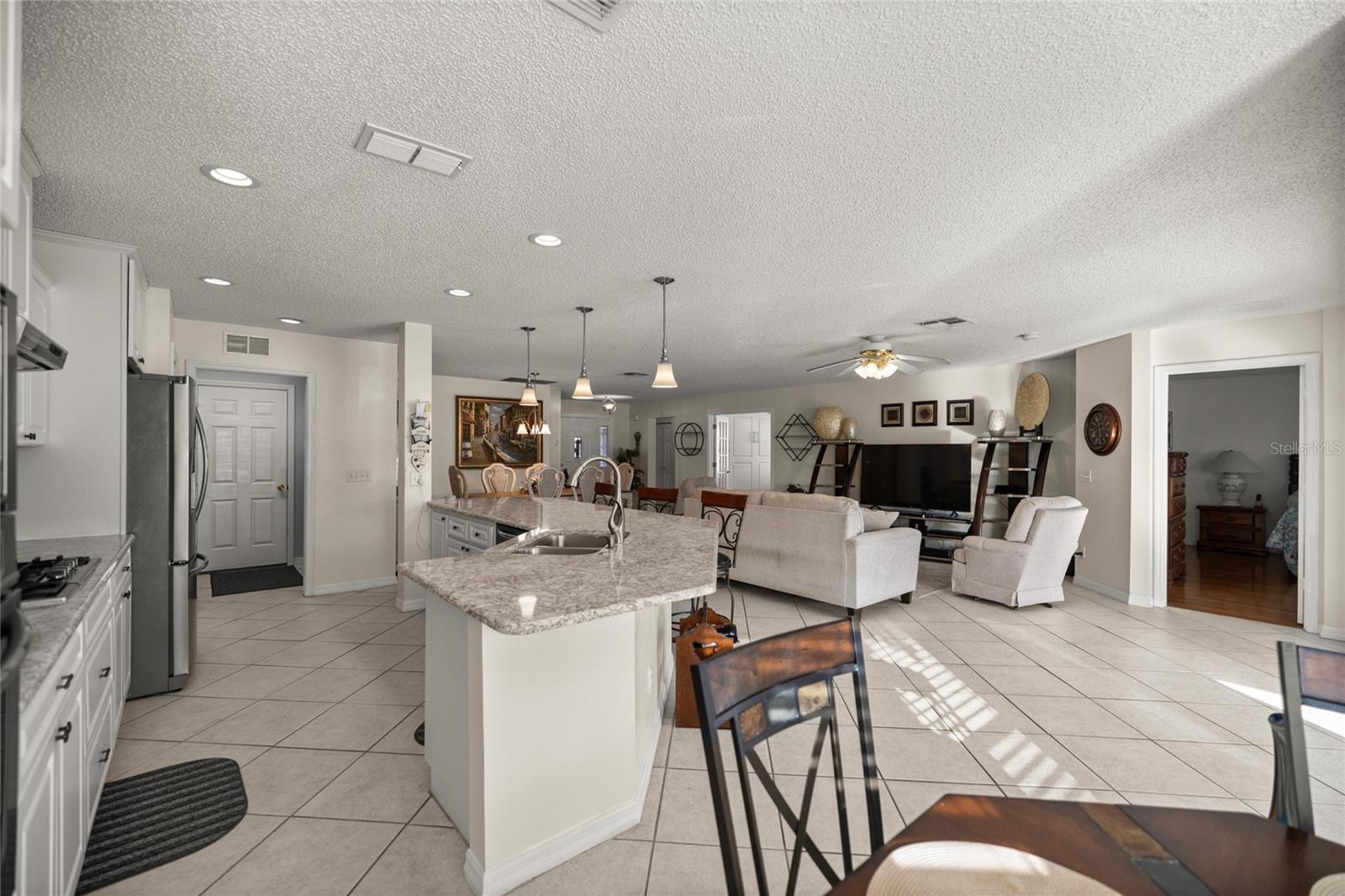 Image 10 of 51 For 9452 93rd Loop