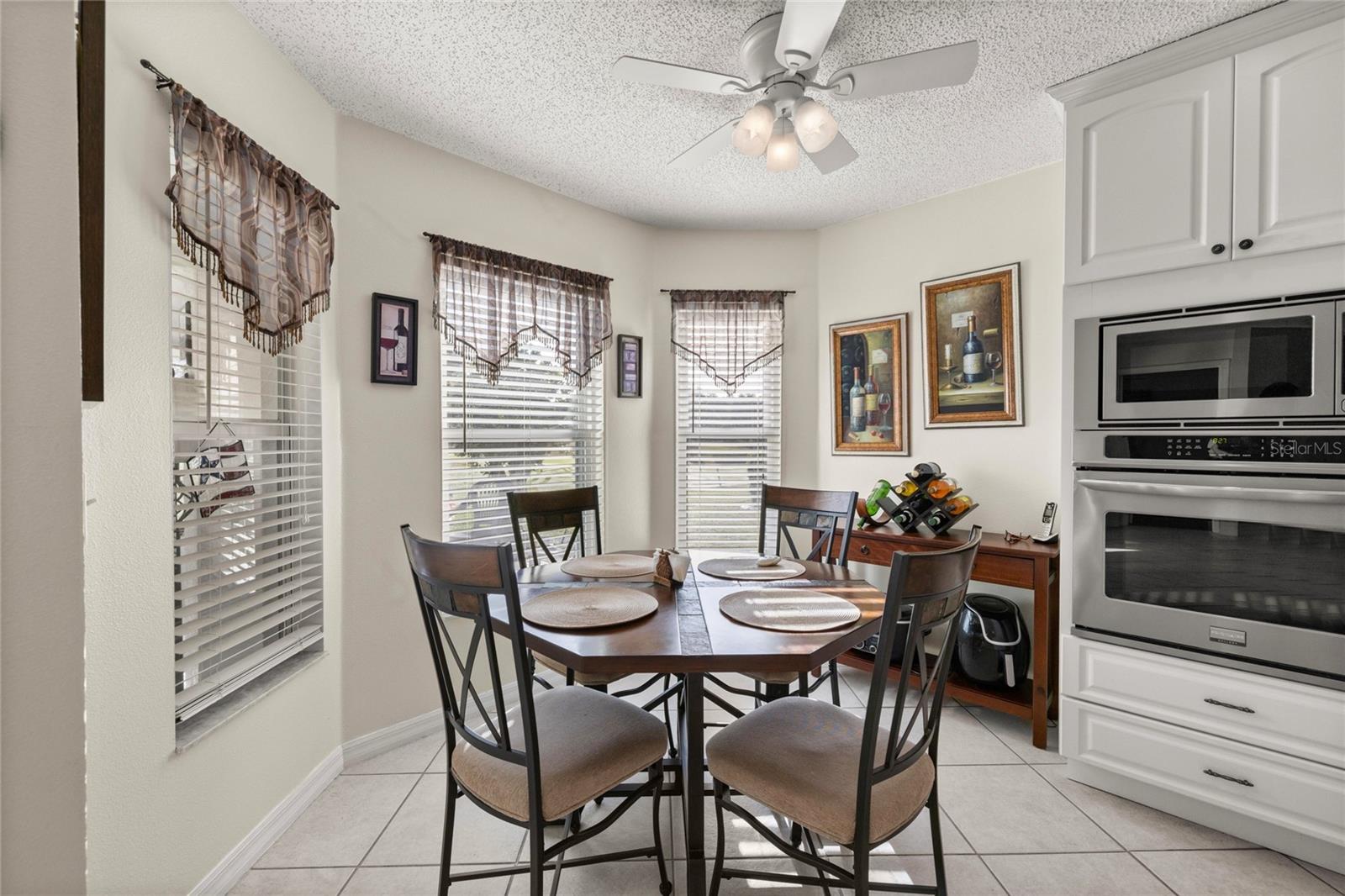 Image 11 of 51 For 9452 93rd Loop