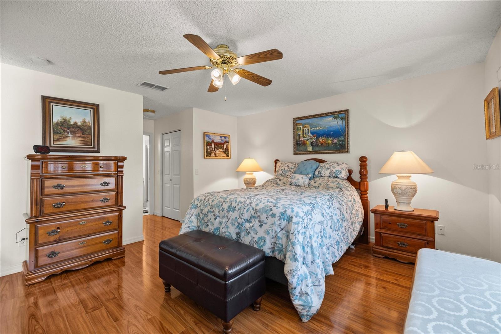 Image 15 of 51 For 9452 93rd Loop