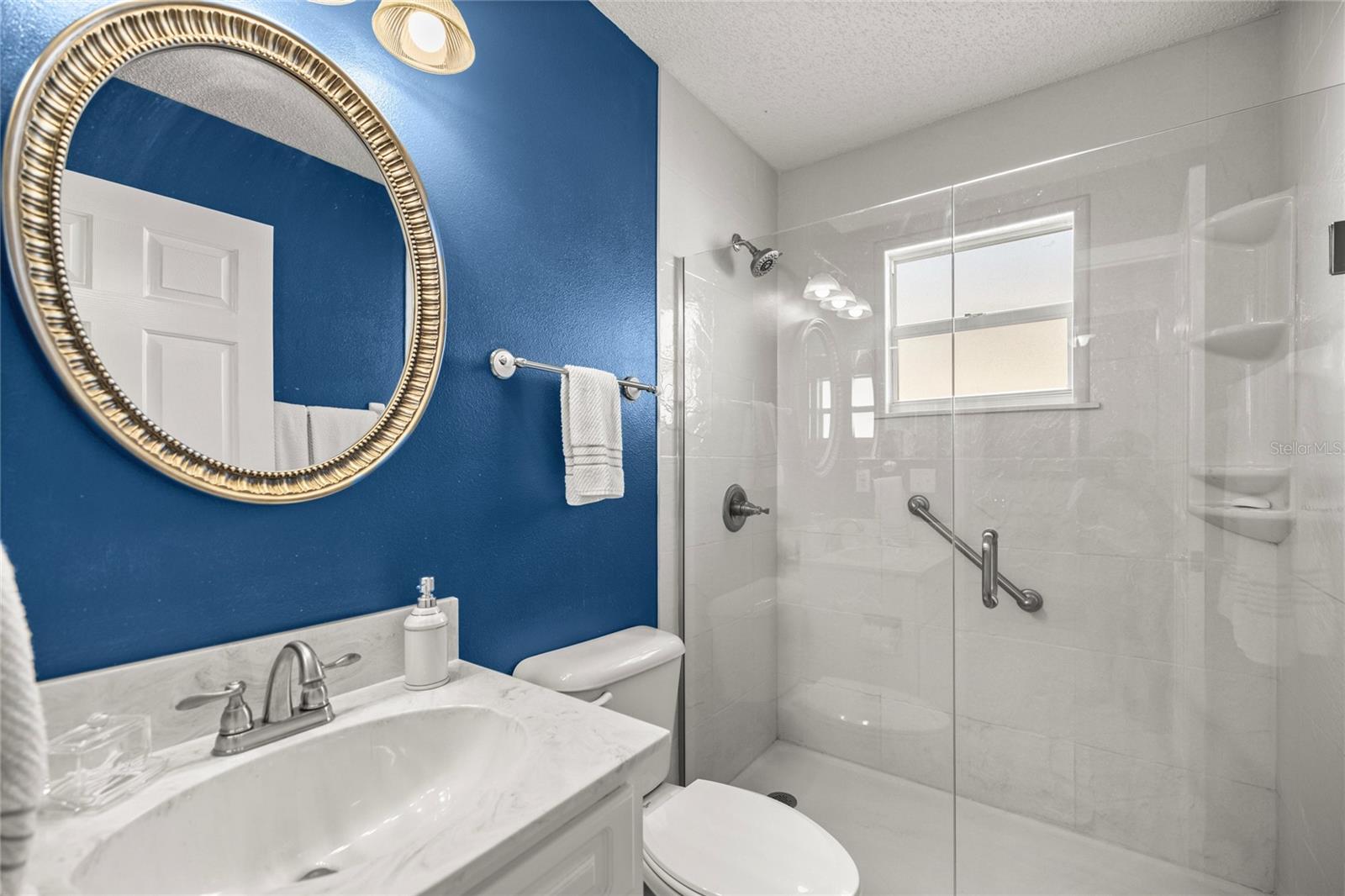 Image 21 of 51 For 9452 93rd Loop