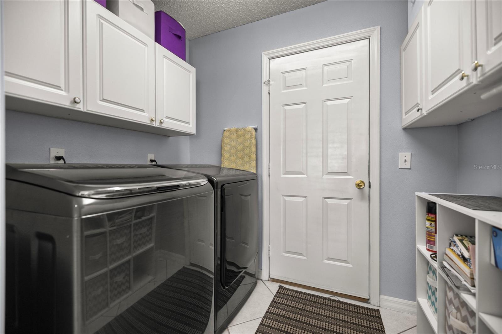 Image 24 of 51 For 9452 93rd Loop