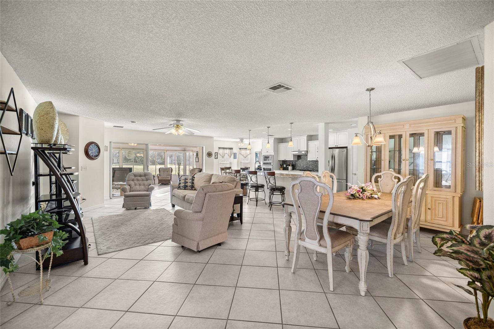 Image 3 of 51 For 9452 93rd Loop