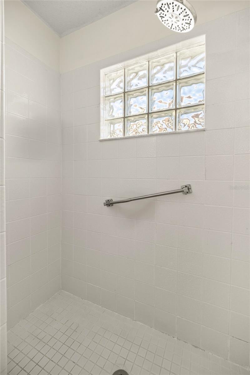 Image 35 of 51 For 9452 93rd Loop