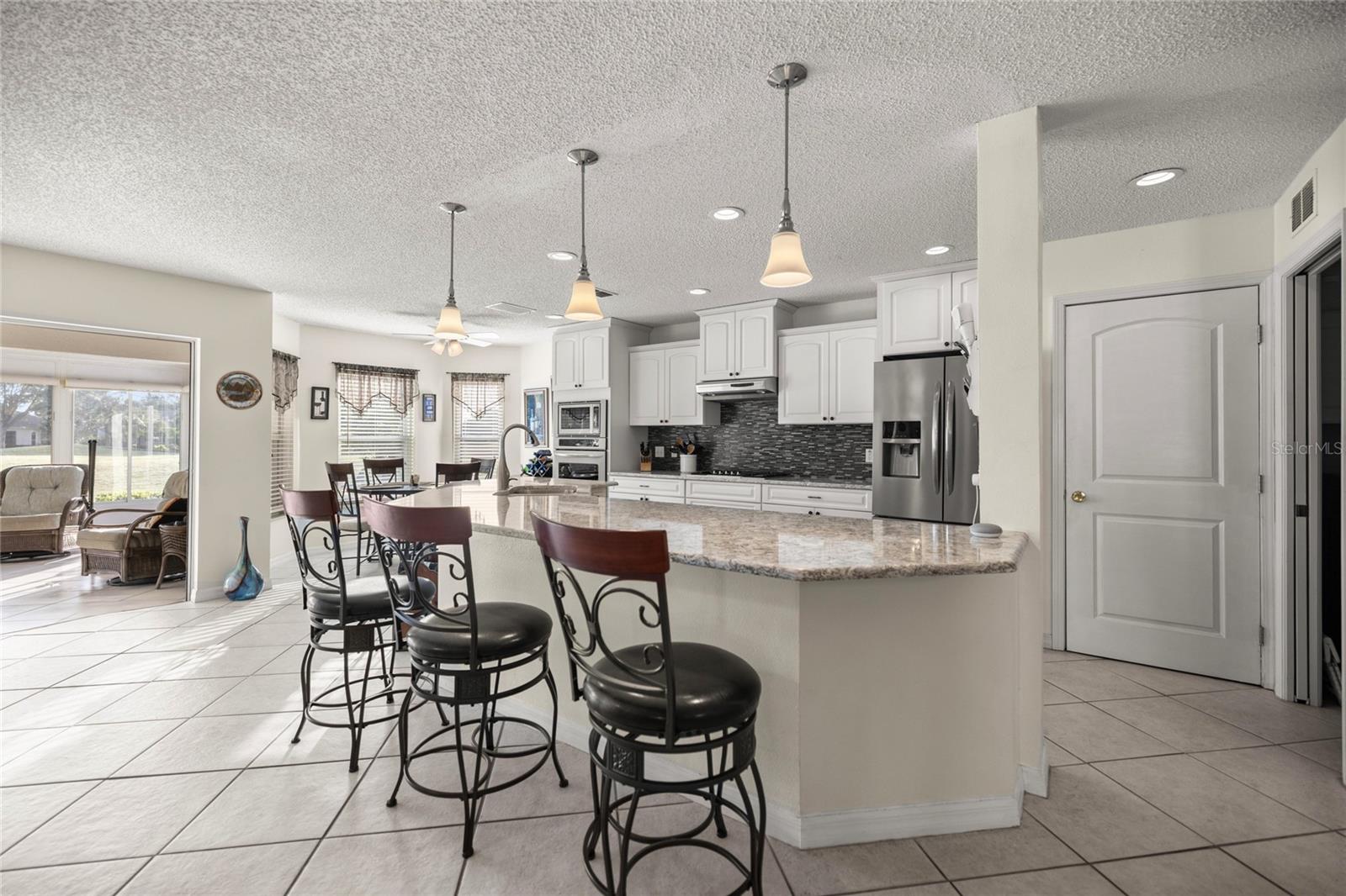 Image 6 of 51 For 9452 93rd Loop